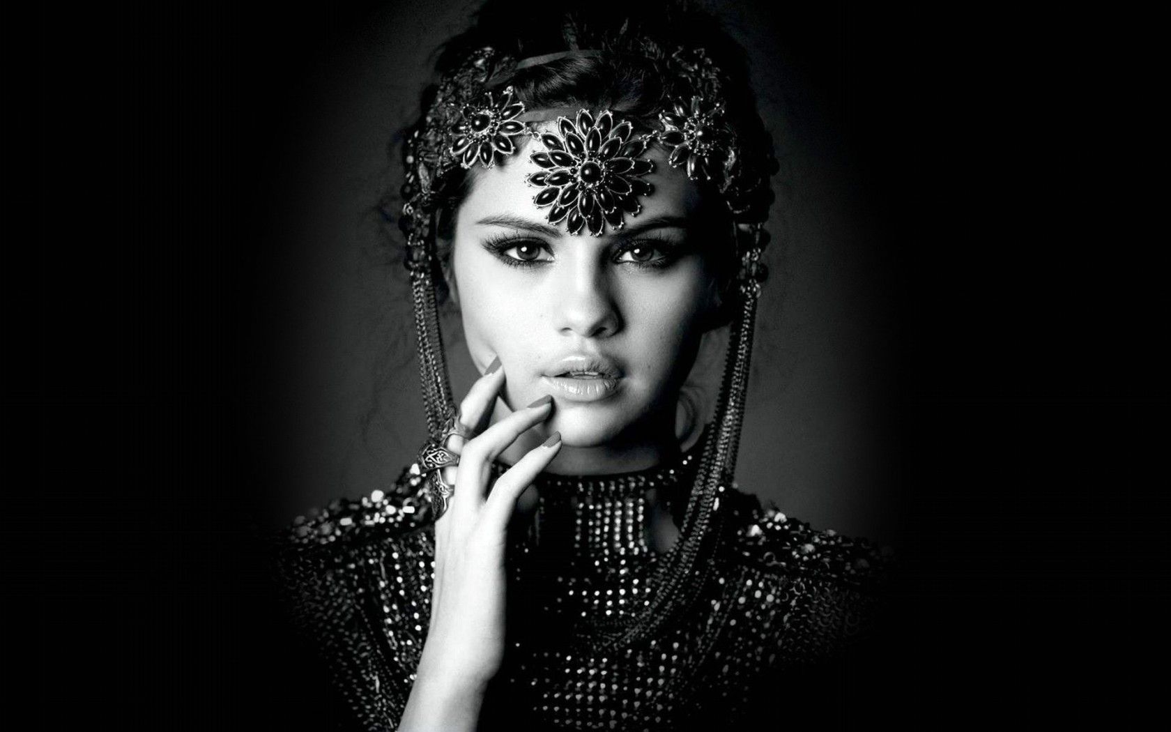 Selena Gomez Monochrome Photoshoot 2021 Wallpapers