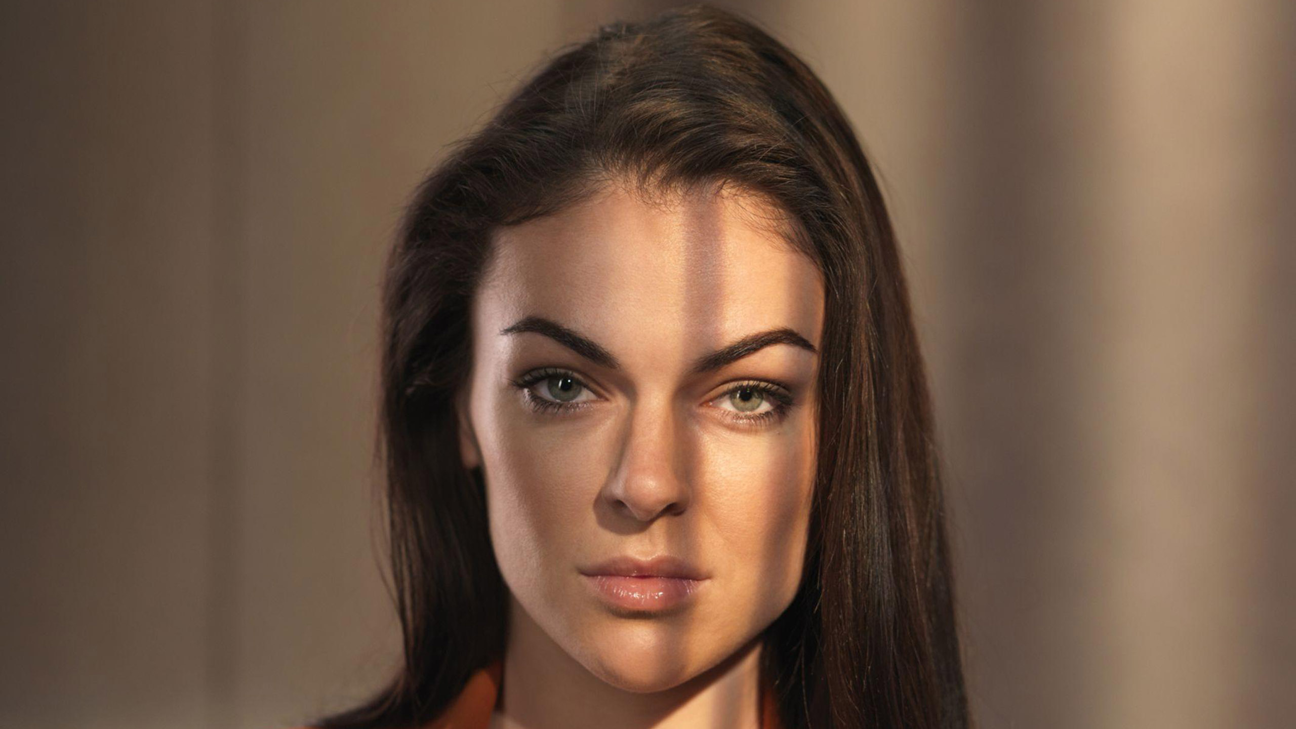 Serinda Swan Tron Wallpapers