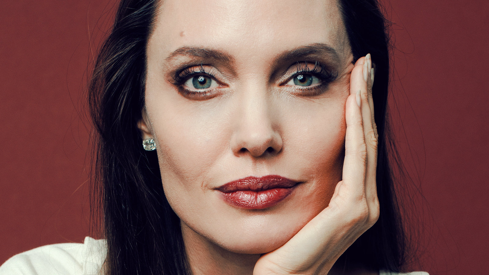 Sexy Angelina Jolie 2017 Wallpapers