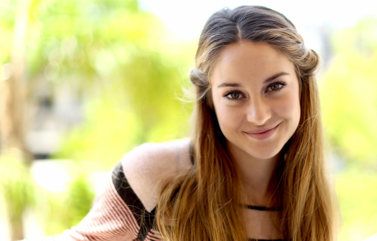 Shailene Woodley Actress Wallpapers