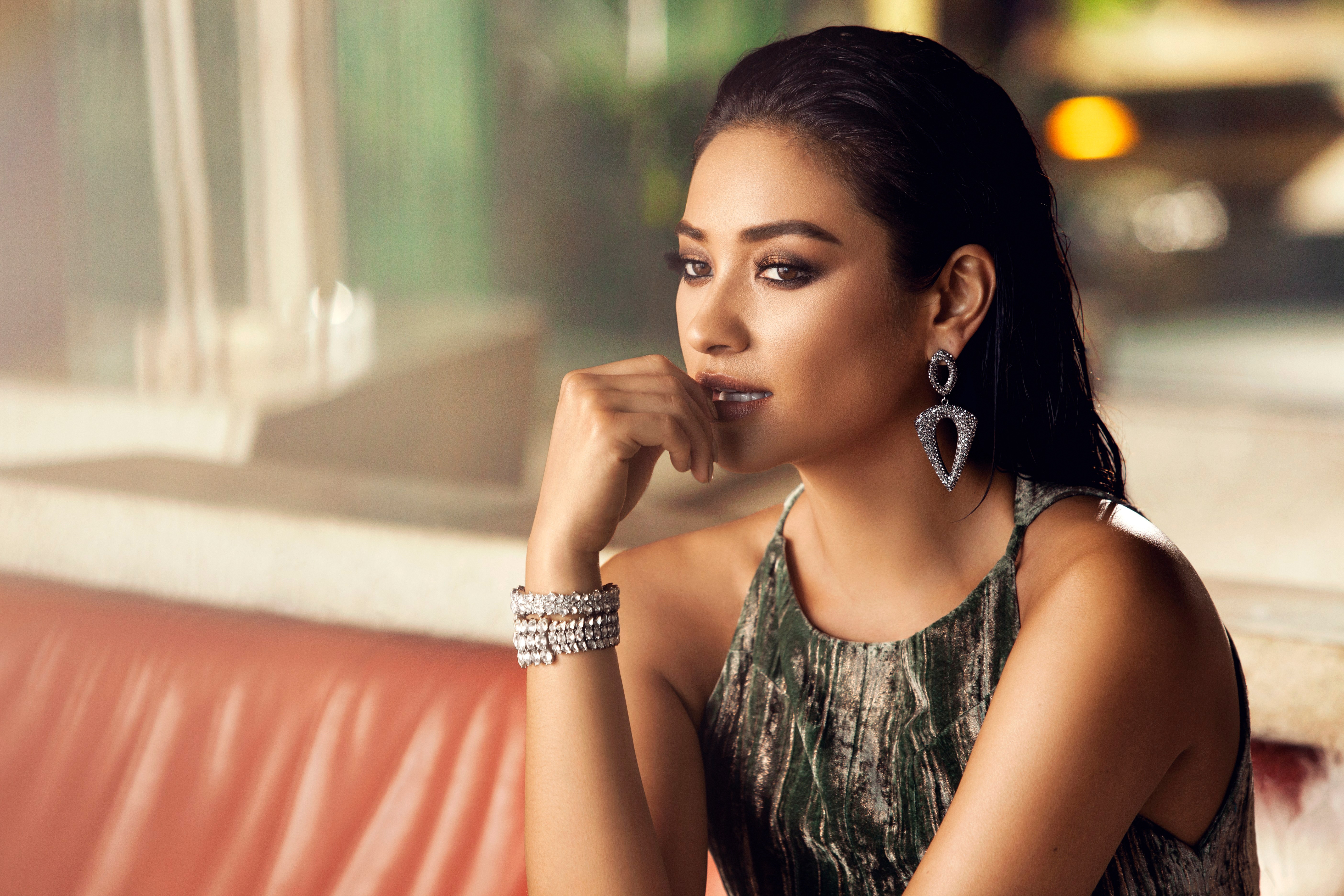 Shay Mitchell 2019 Wallpapers