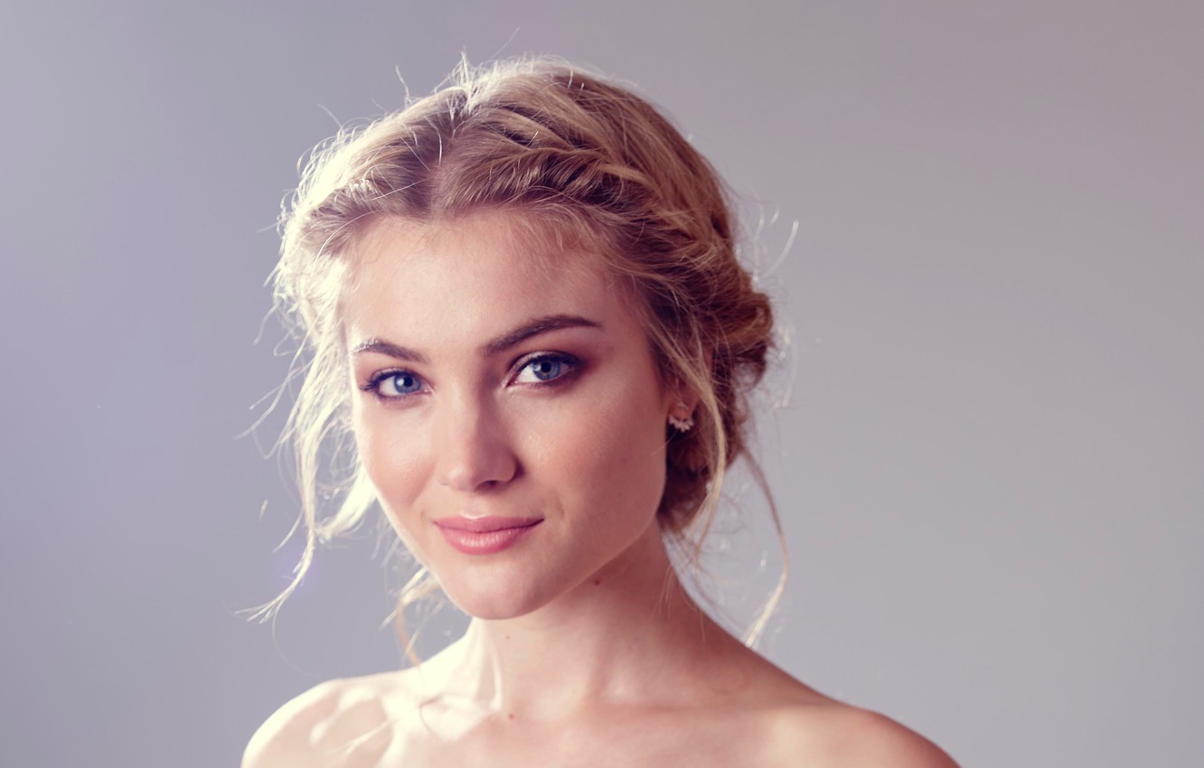 Skyler Samuels Wallpapers