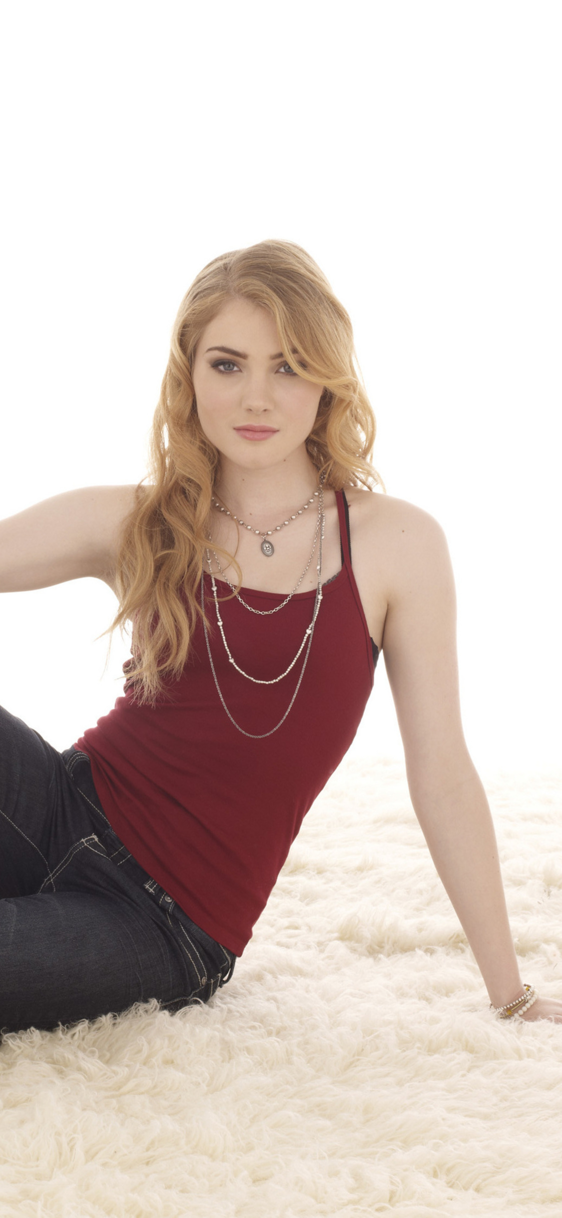 Skyler Samuels Wallpapers