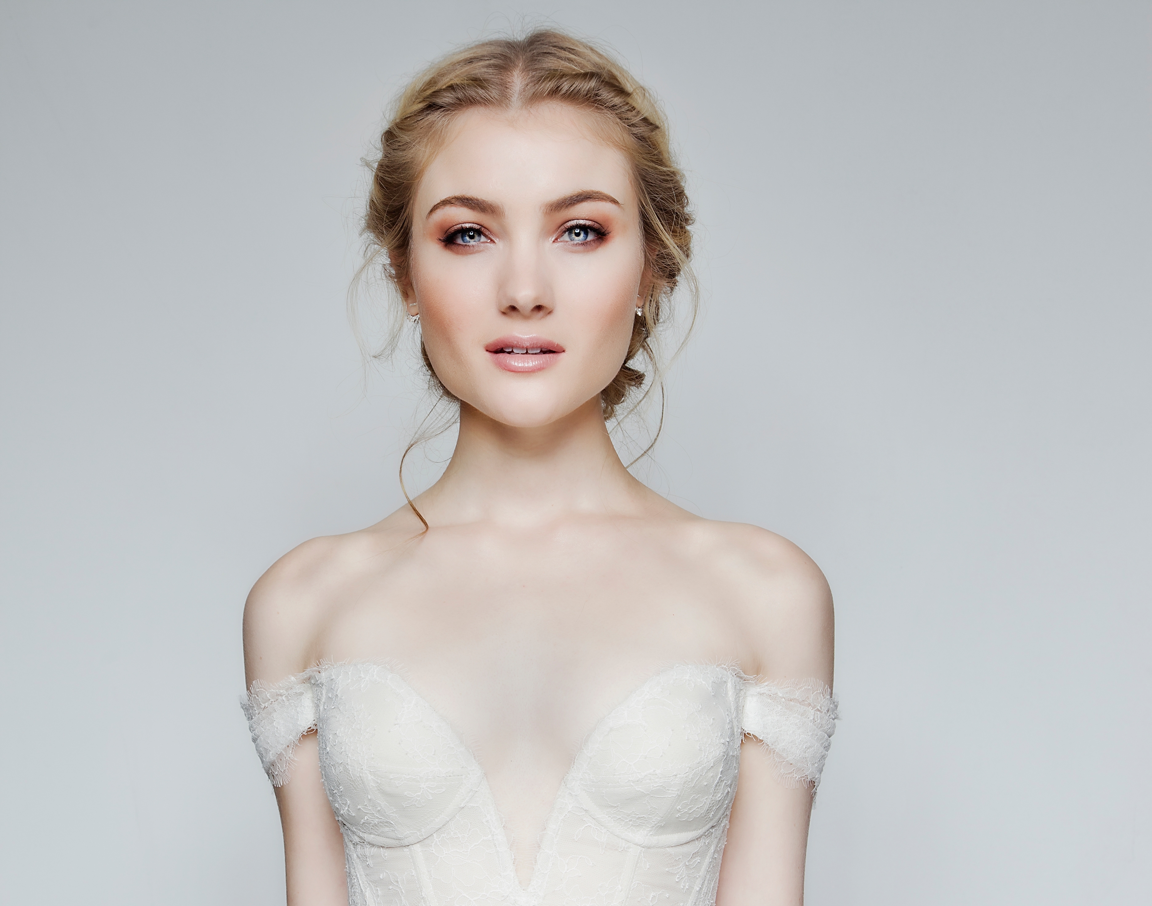 Skyler Samuels Scream Queens Actress Wallpapers