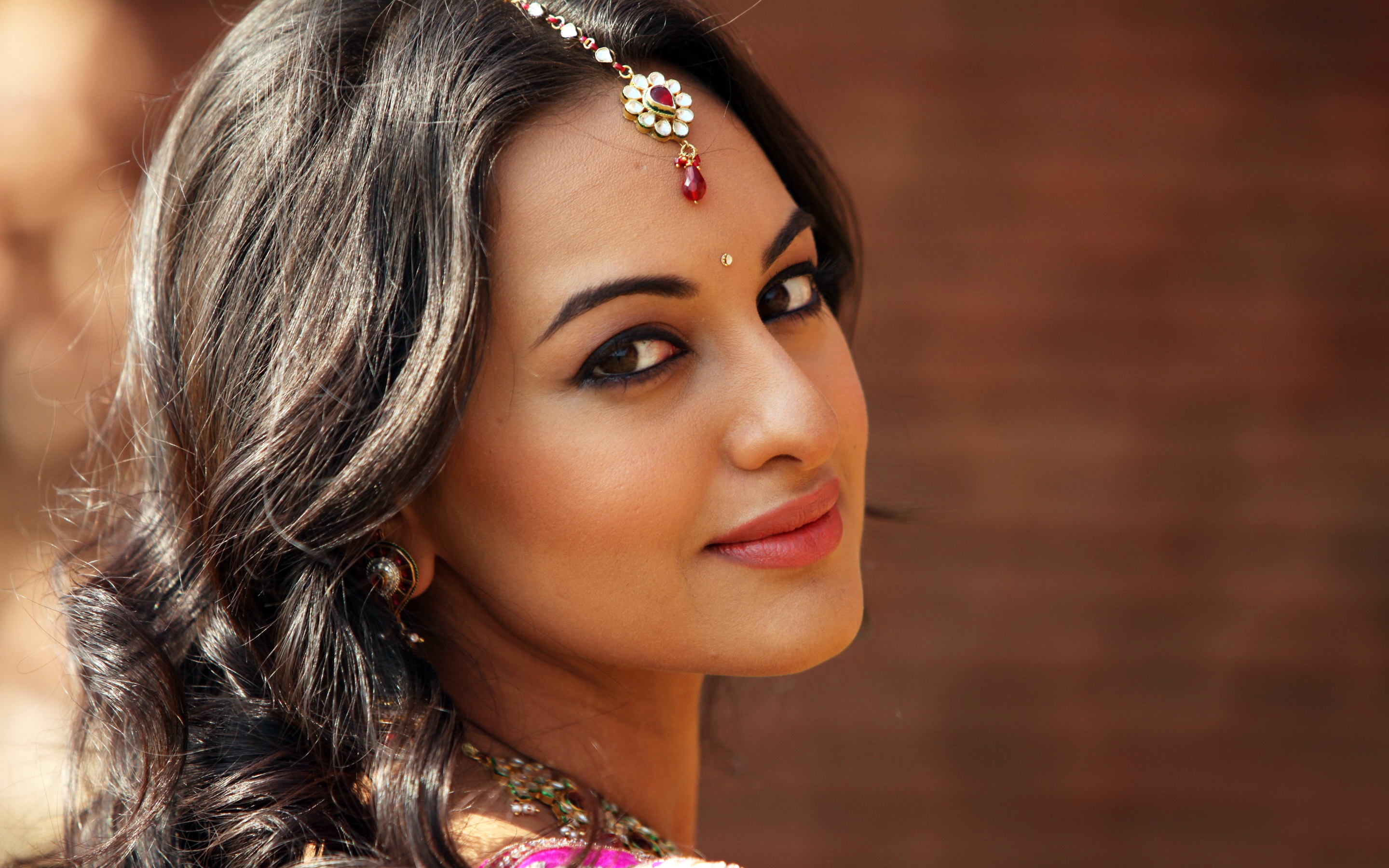 Sonakshi Sinha Wallpapers