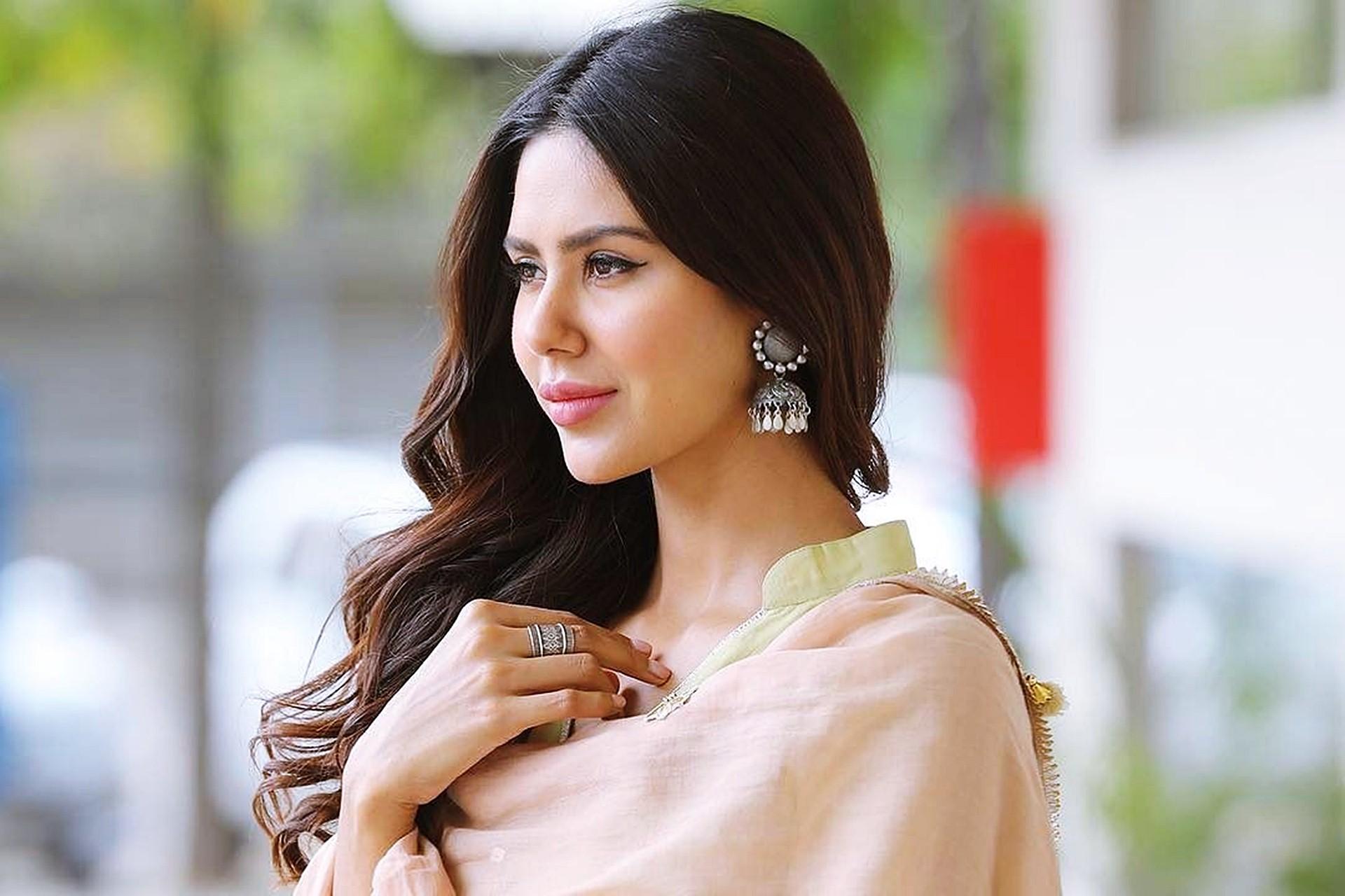 Sonam Bajwa Wallpapers