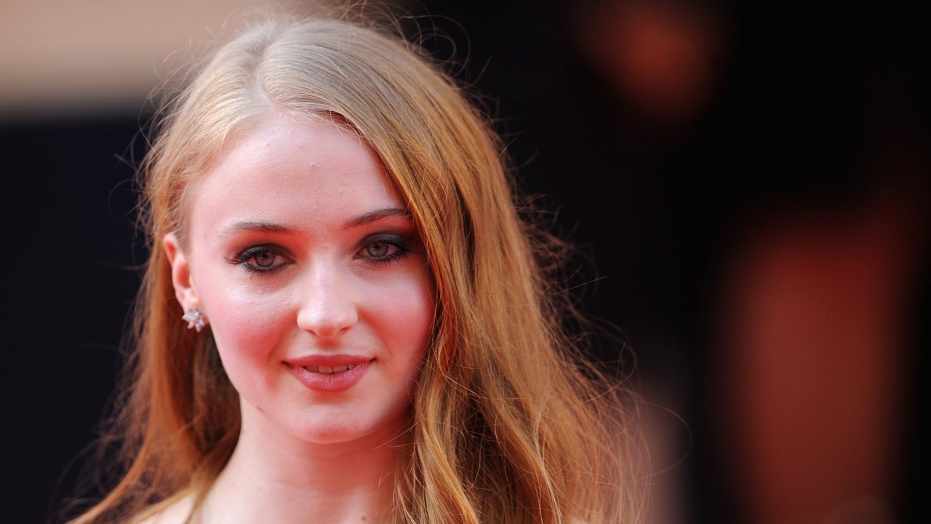 Sophie Turner Latest Wallpapers