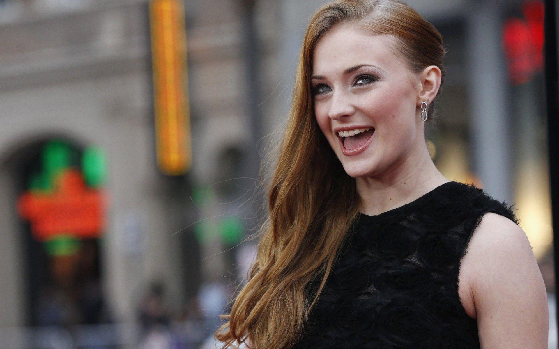 Sophie Turner Latest Wallpapers