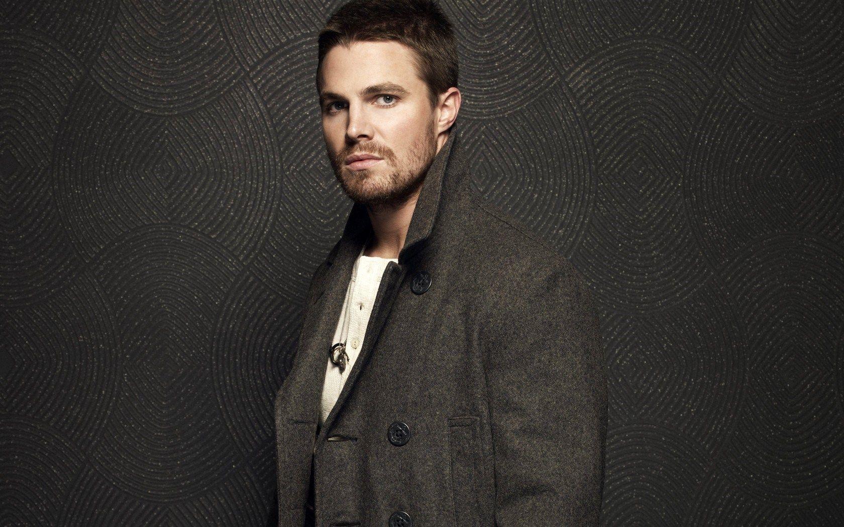 Stephen Amell Wallpapers