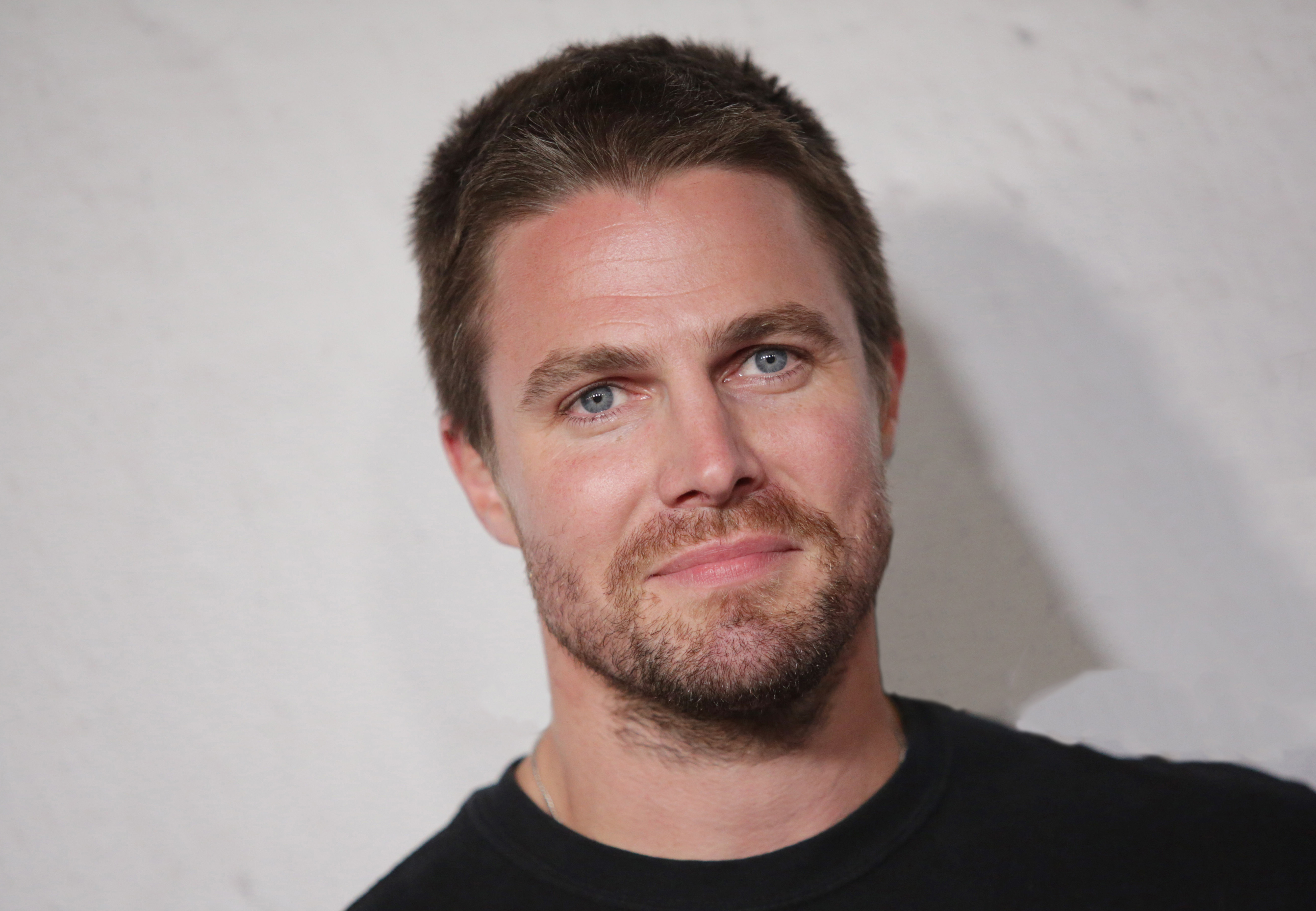 Stephen Amell Wallpapers