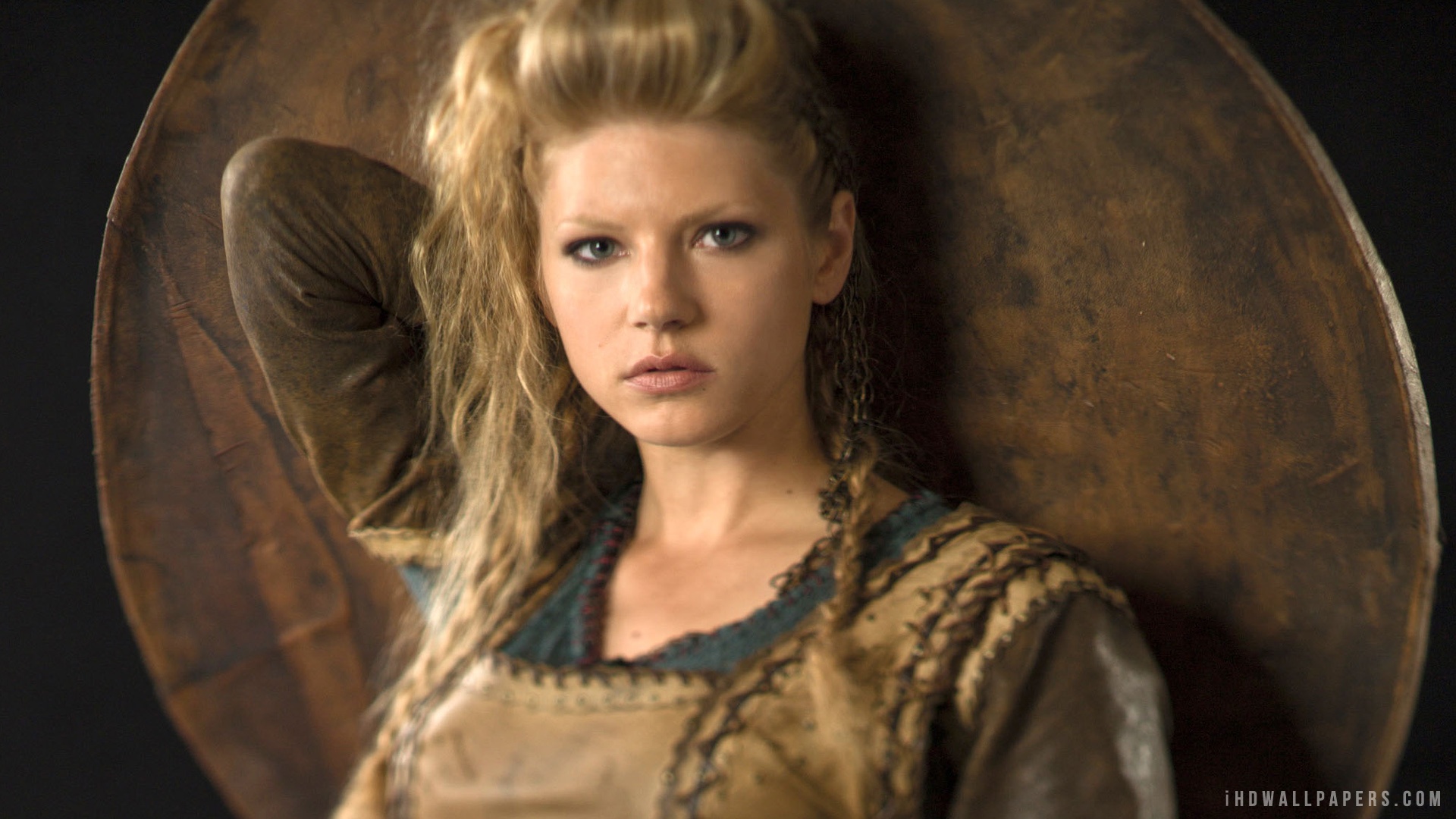 Stunning Katheryn Winnick Vikings Actress Wallpapers