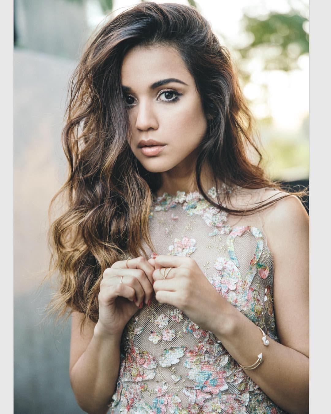 Summer Bishil The Magicians Actress Wallpapers