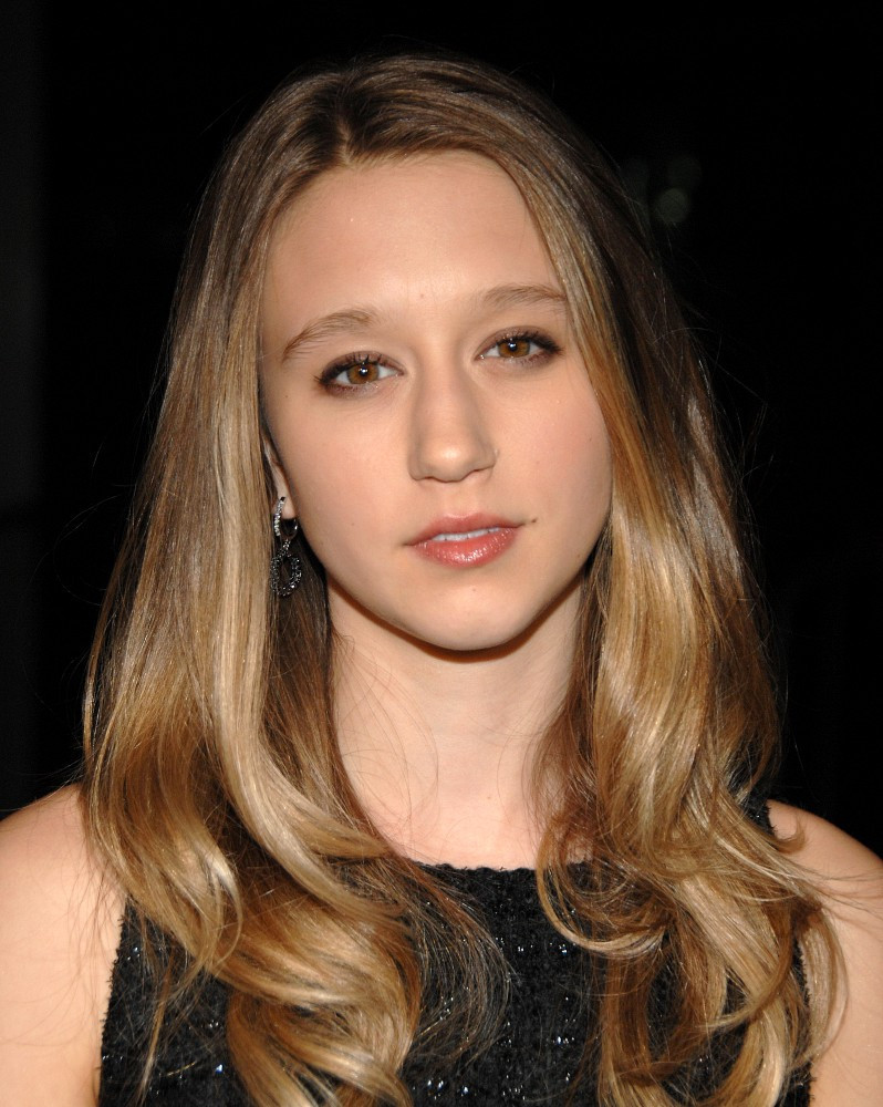 Taissa Farmiga Wallpapers