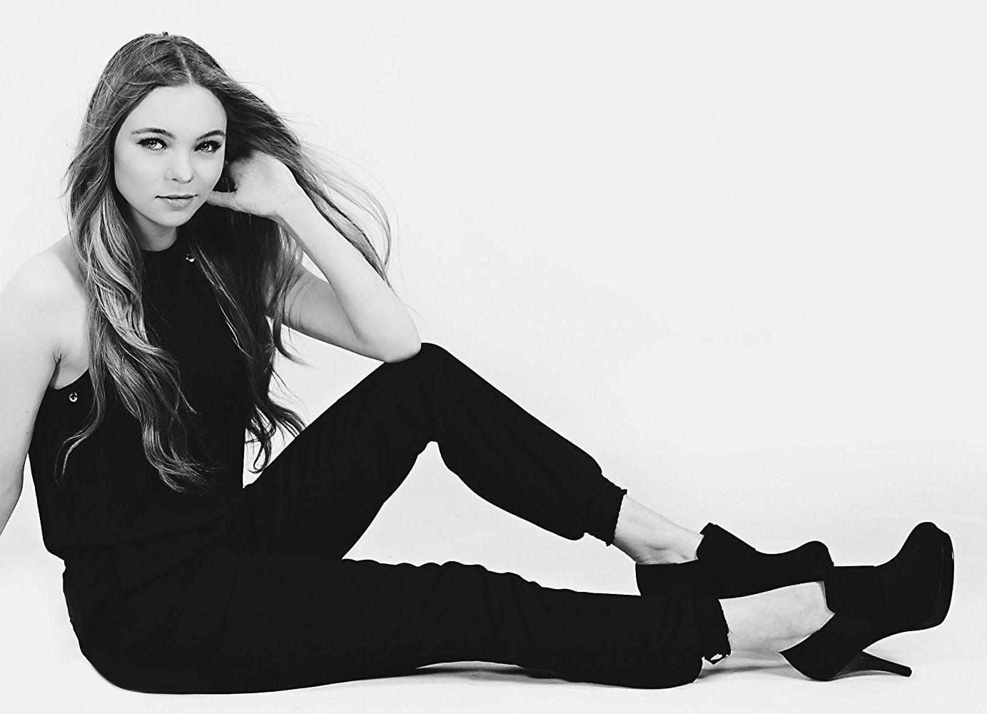 Taylor Hickson Wallpapers