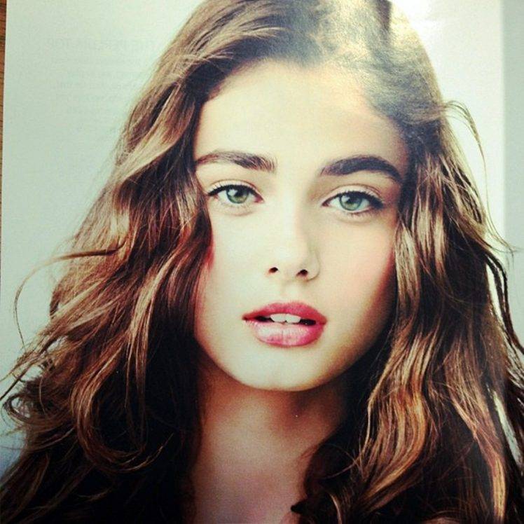 Taylor Hill Model Wallpapers