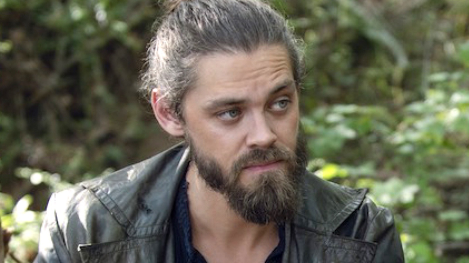 Tom Payne Wallpapers