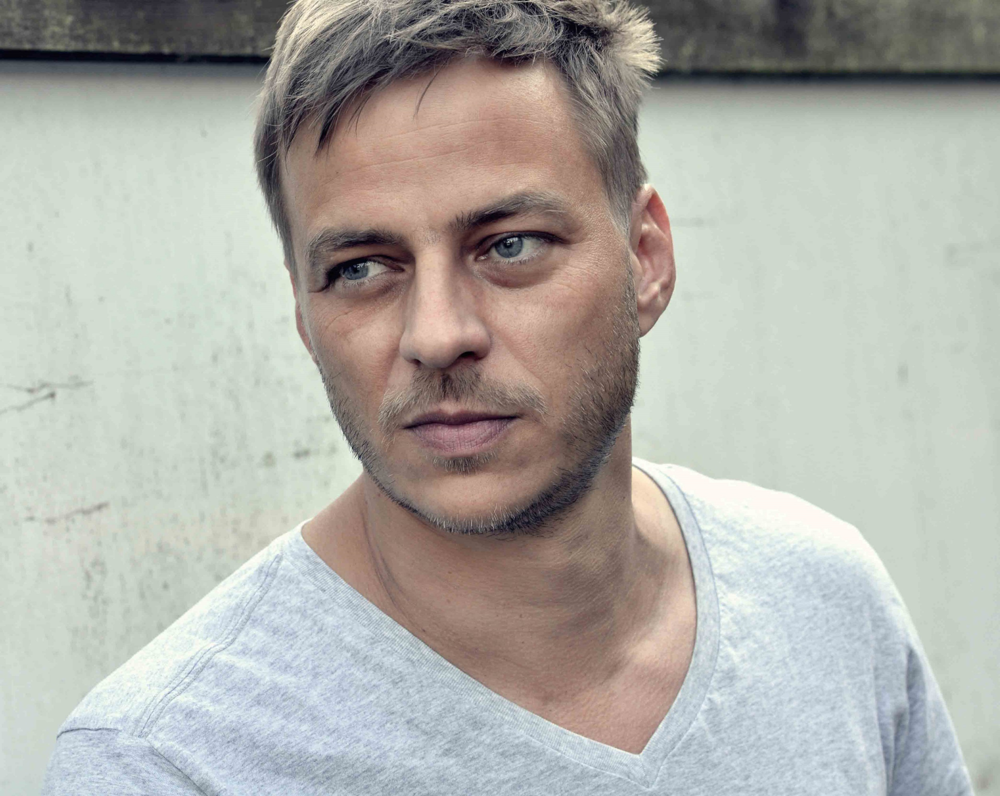 Tom Wlaschiha Wallpapers