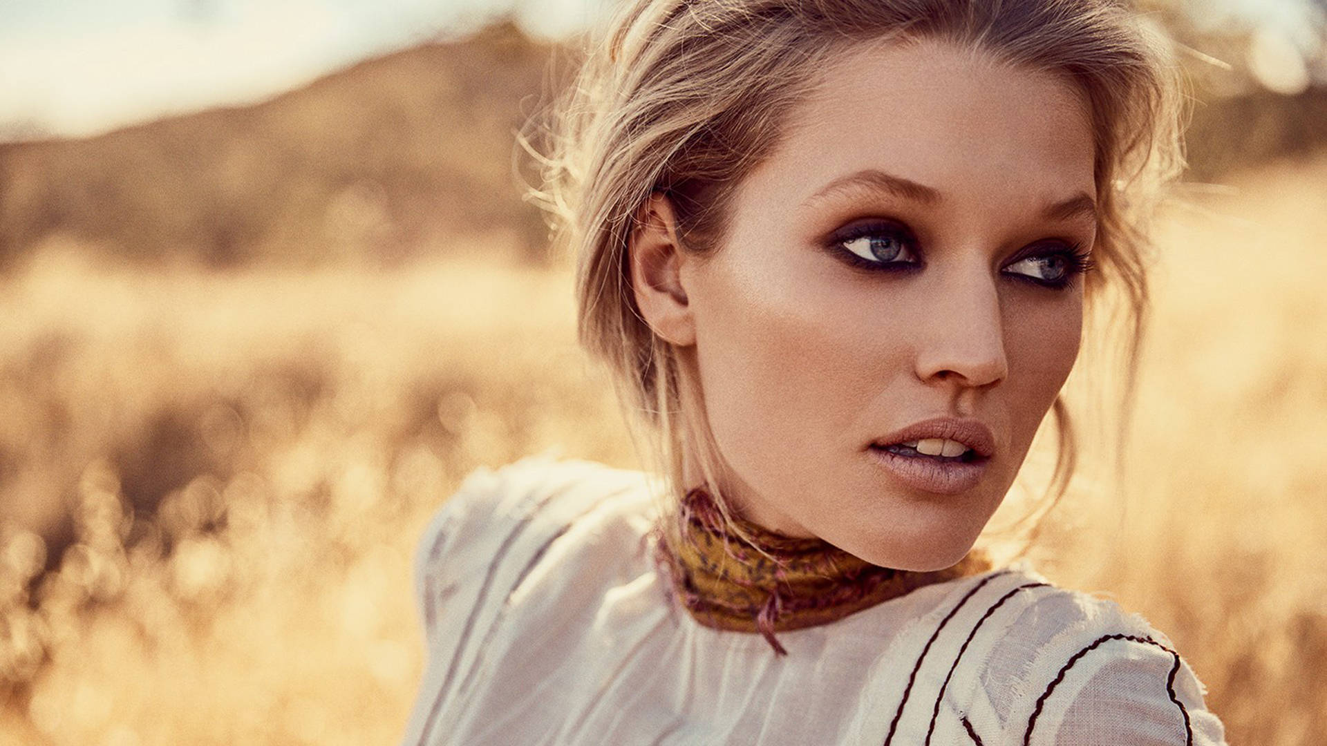 Toni Garrn Wallpapers