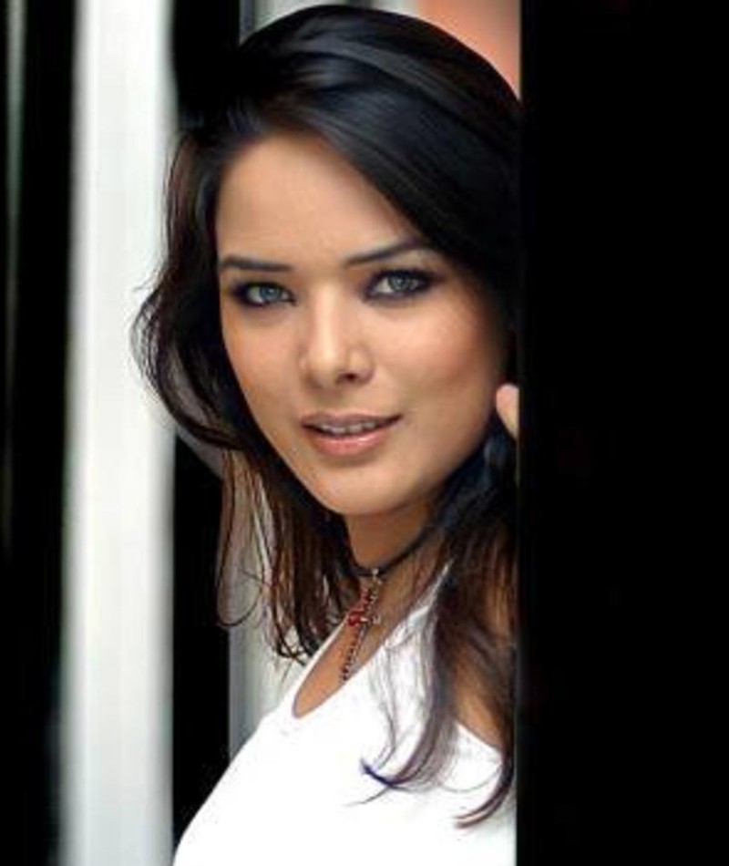 Udita Goswami Wallpapers