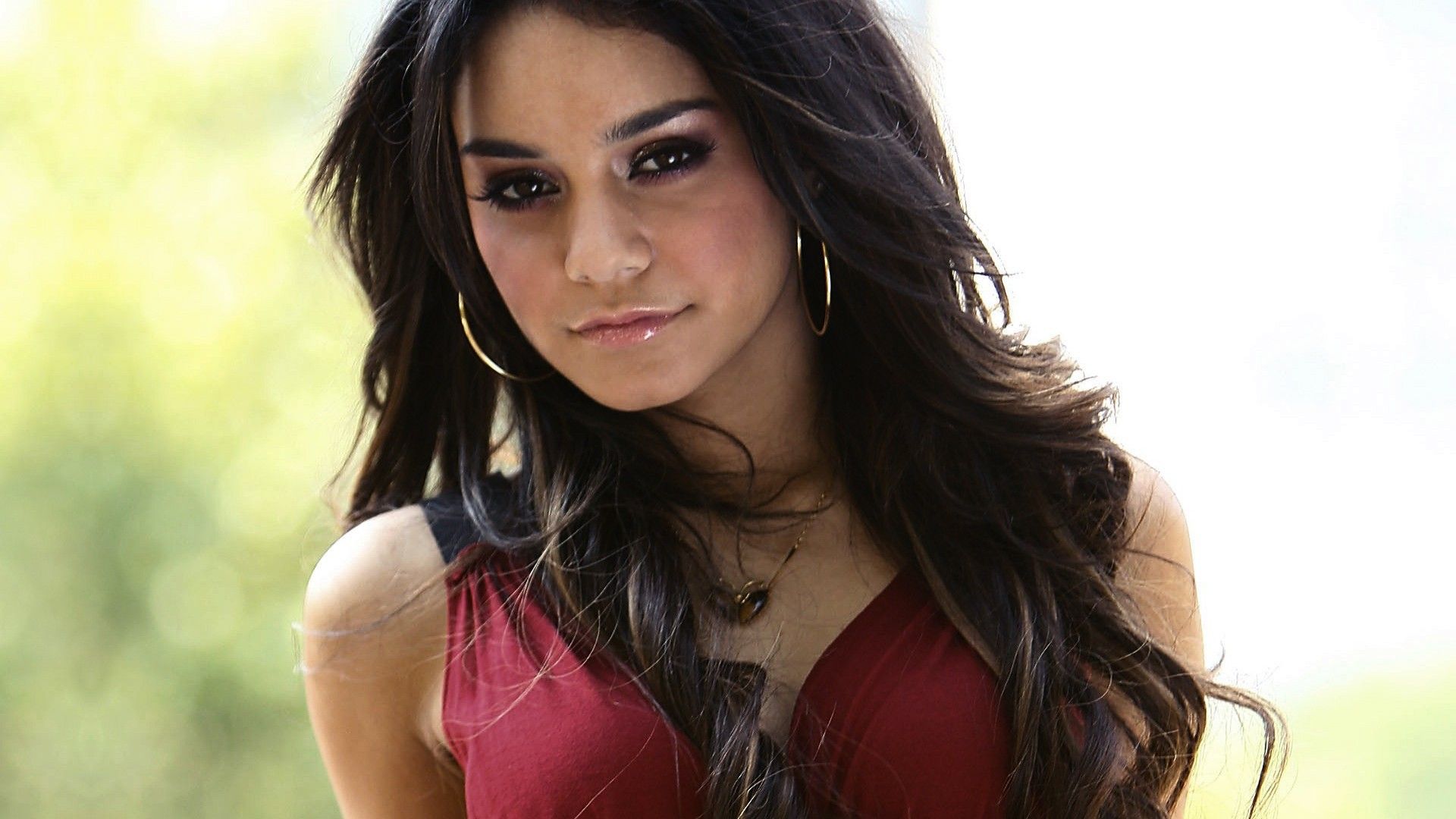 Vanessa Hudgens Actress New 2021 Wallpapers