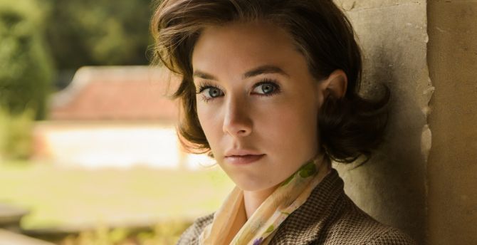 Vanessa Kirby Face Wallpapers