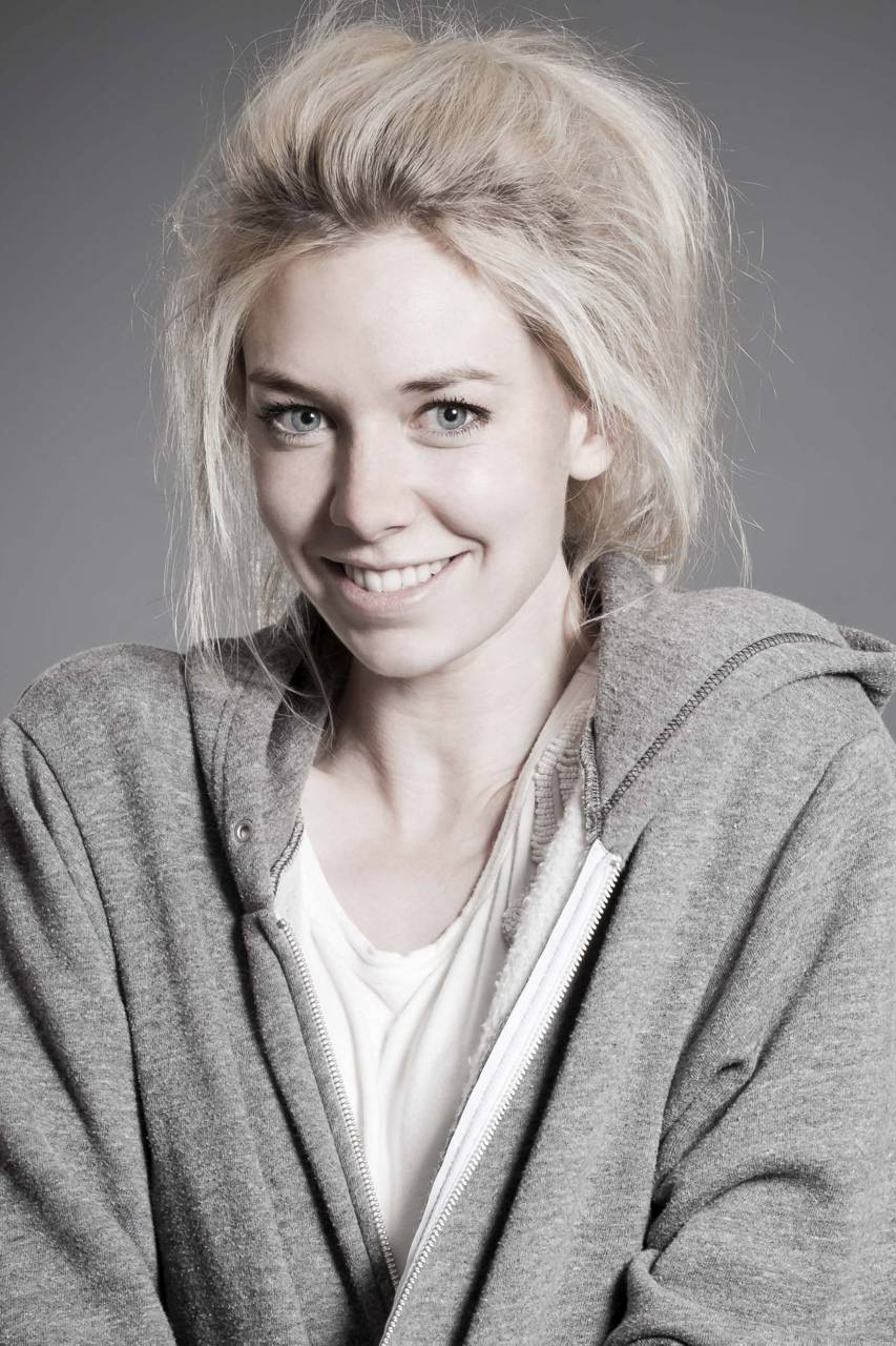 Vanessa Kirby Face Wallpapers