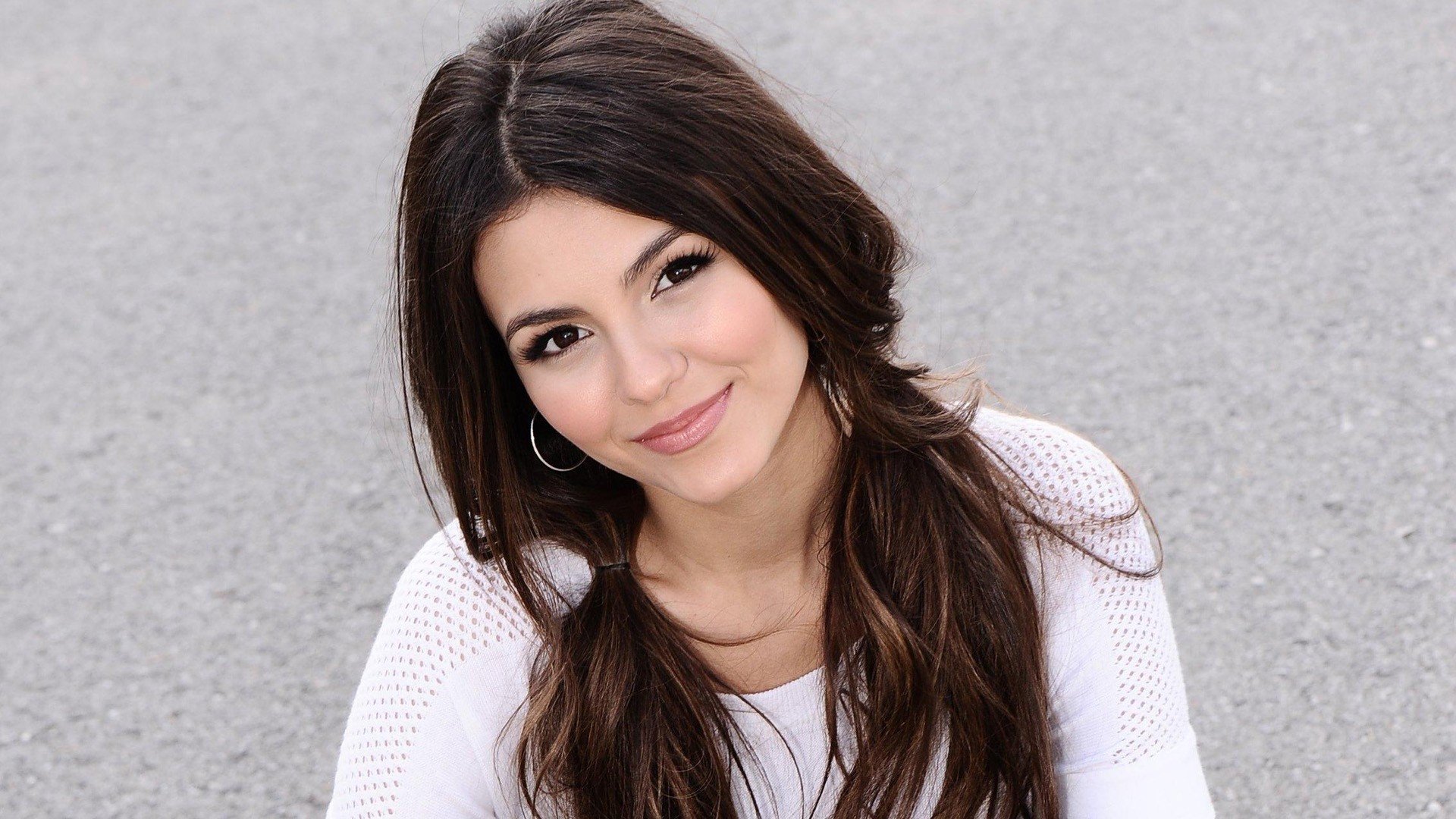 Victoria Justice Brunette Actress And Singer Wallpapers