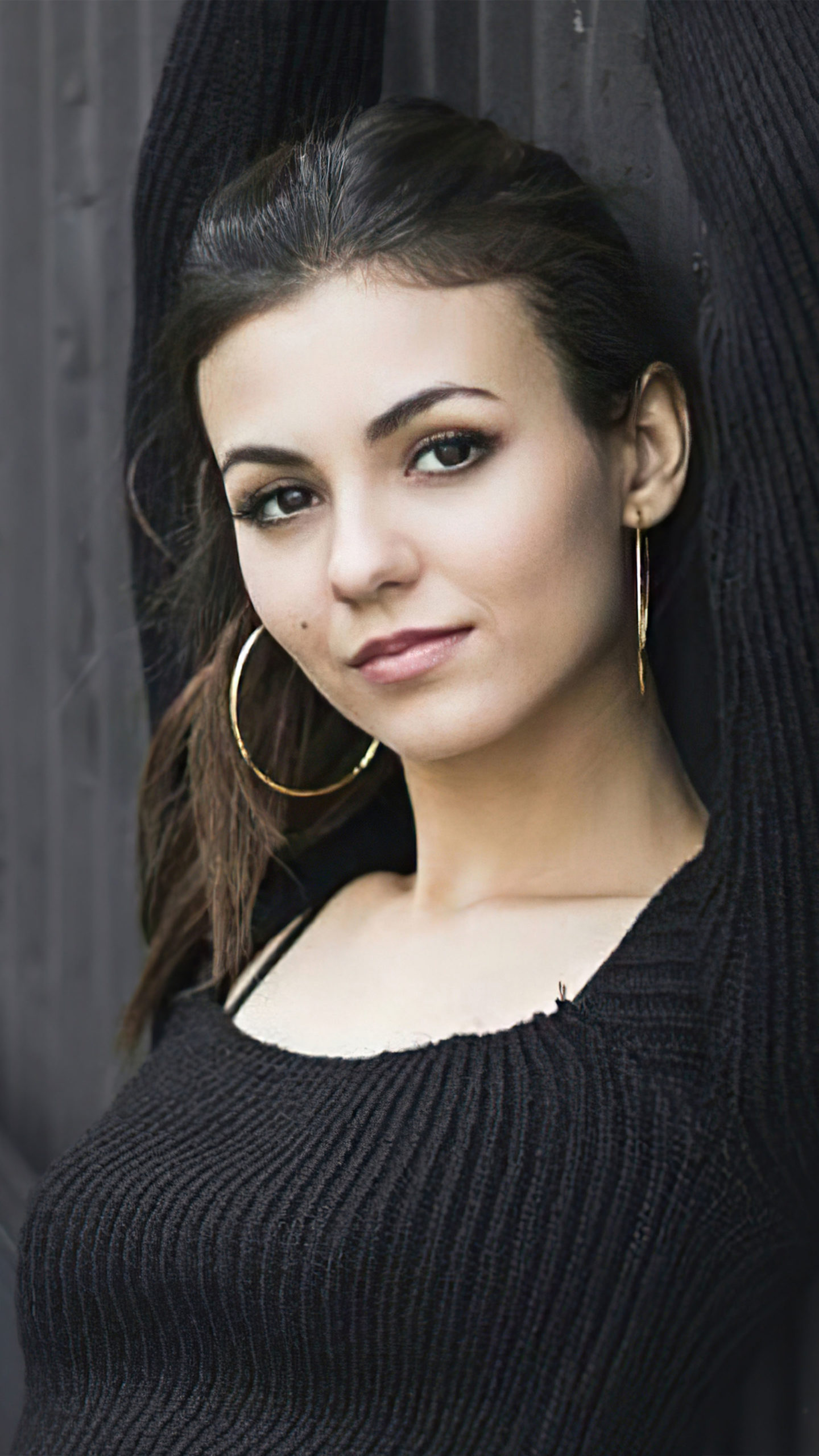 Victoria Justice In Black Jacket Wallpapers