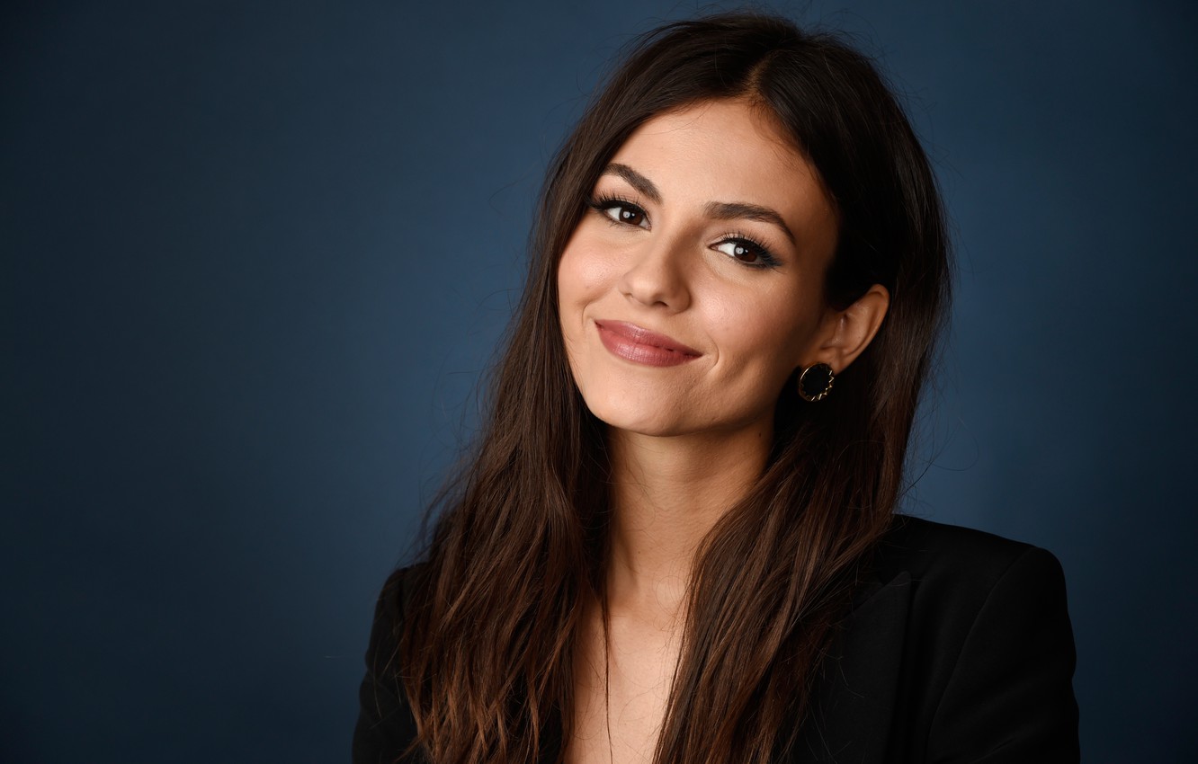 Victoria Justice Photoshoot 2017 Wallpapers