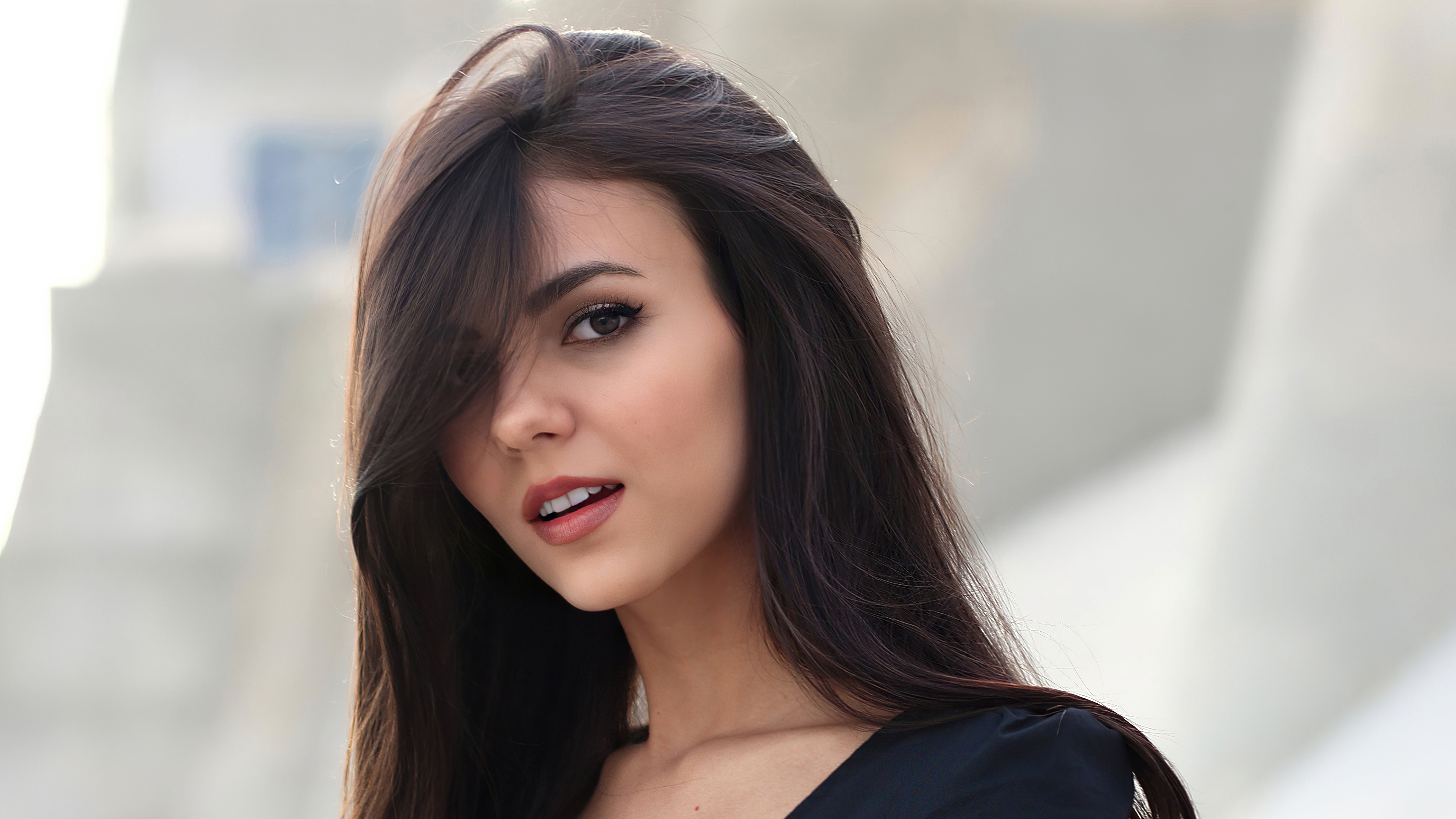 Victoria Justice Selfie Snaps Wallpapers