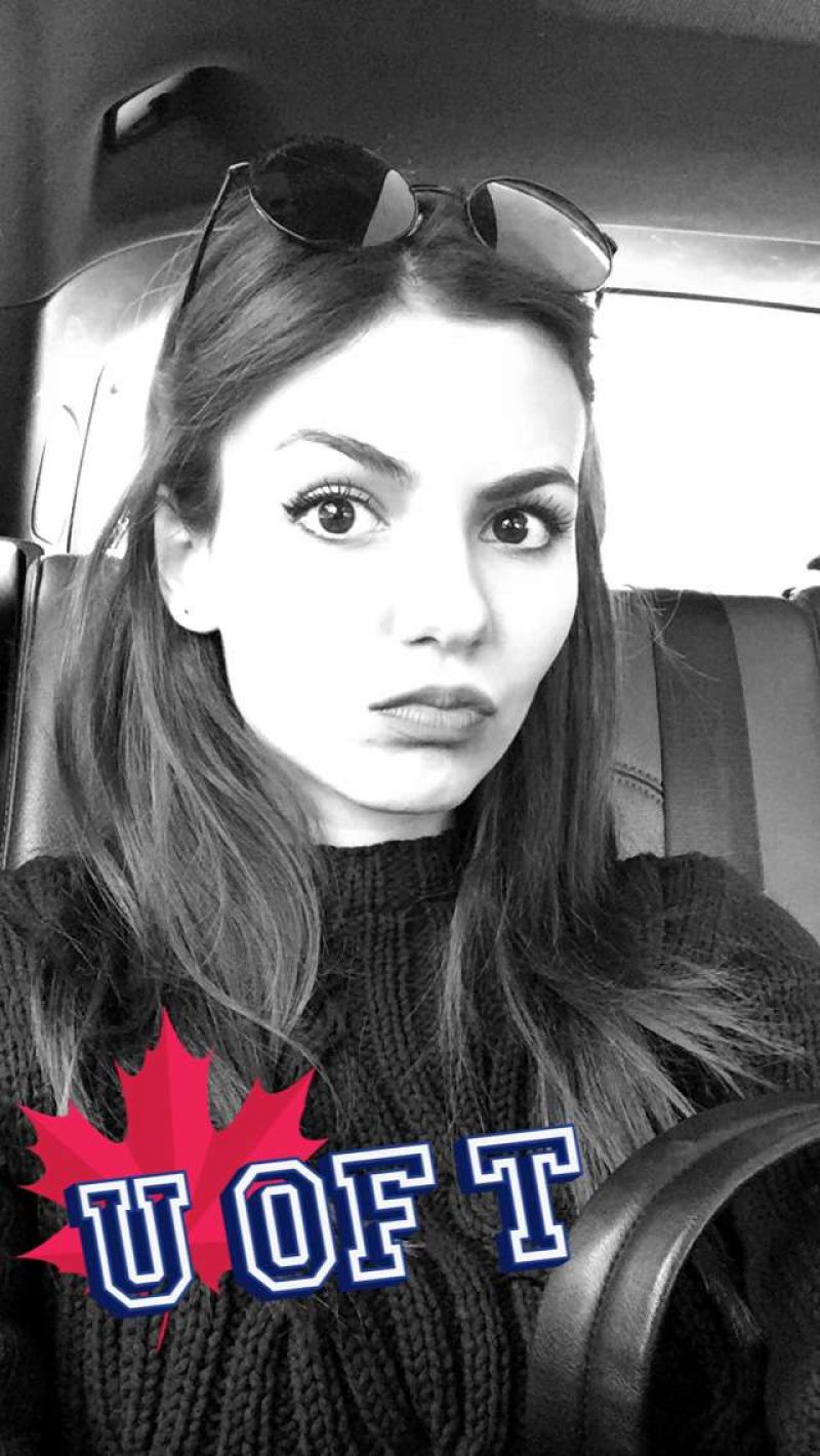 Victoria Justice Selfie Snaps Wallpapers