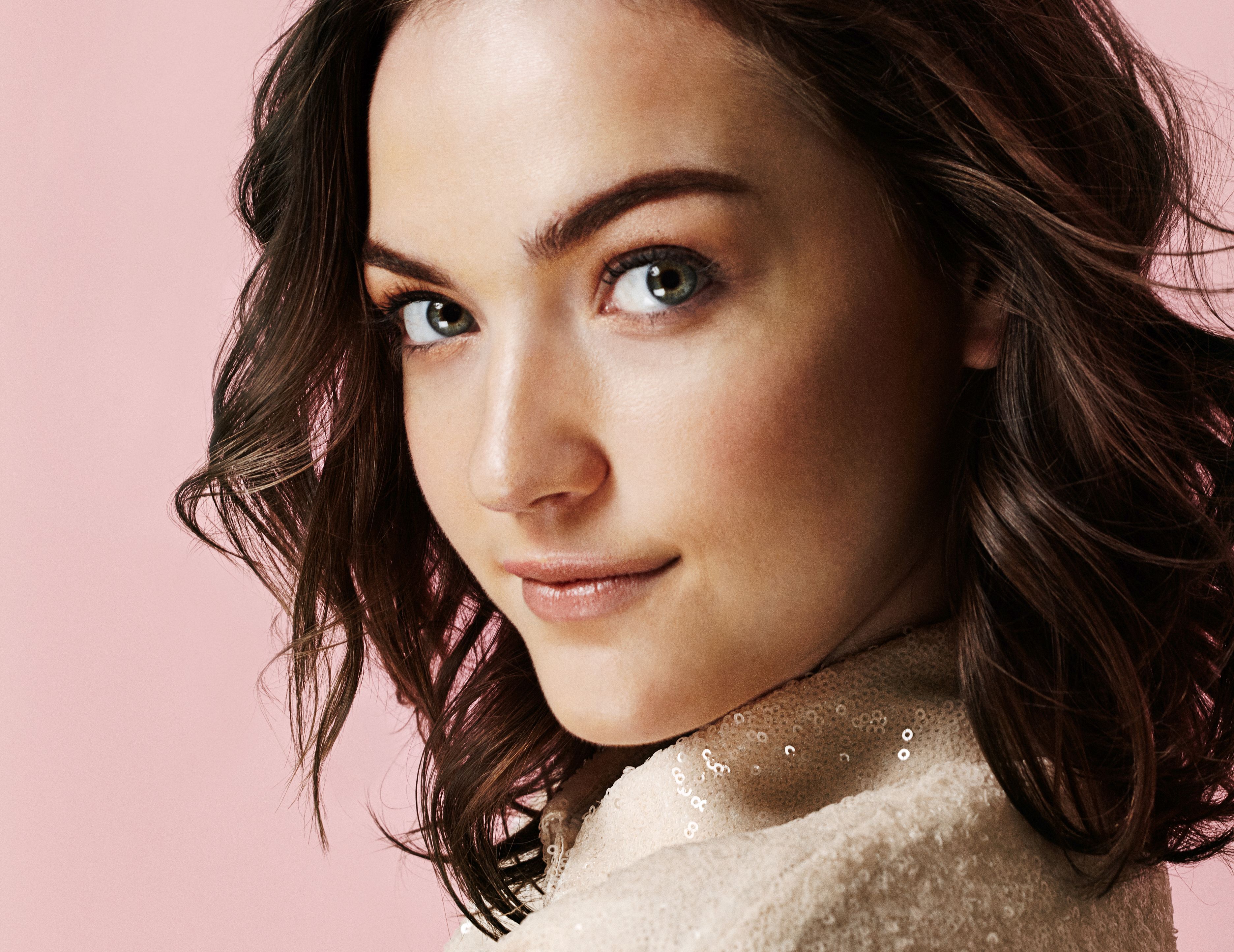 Violett Beane Portrait Wallpapers