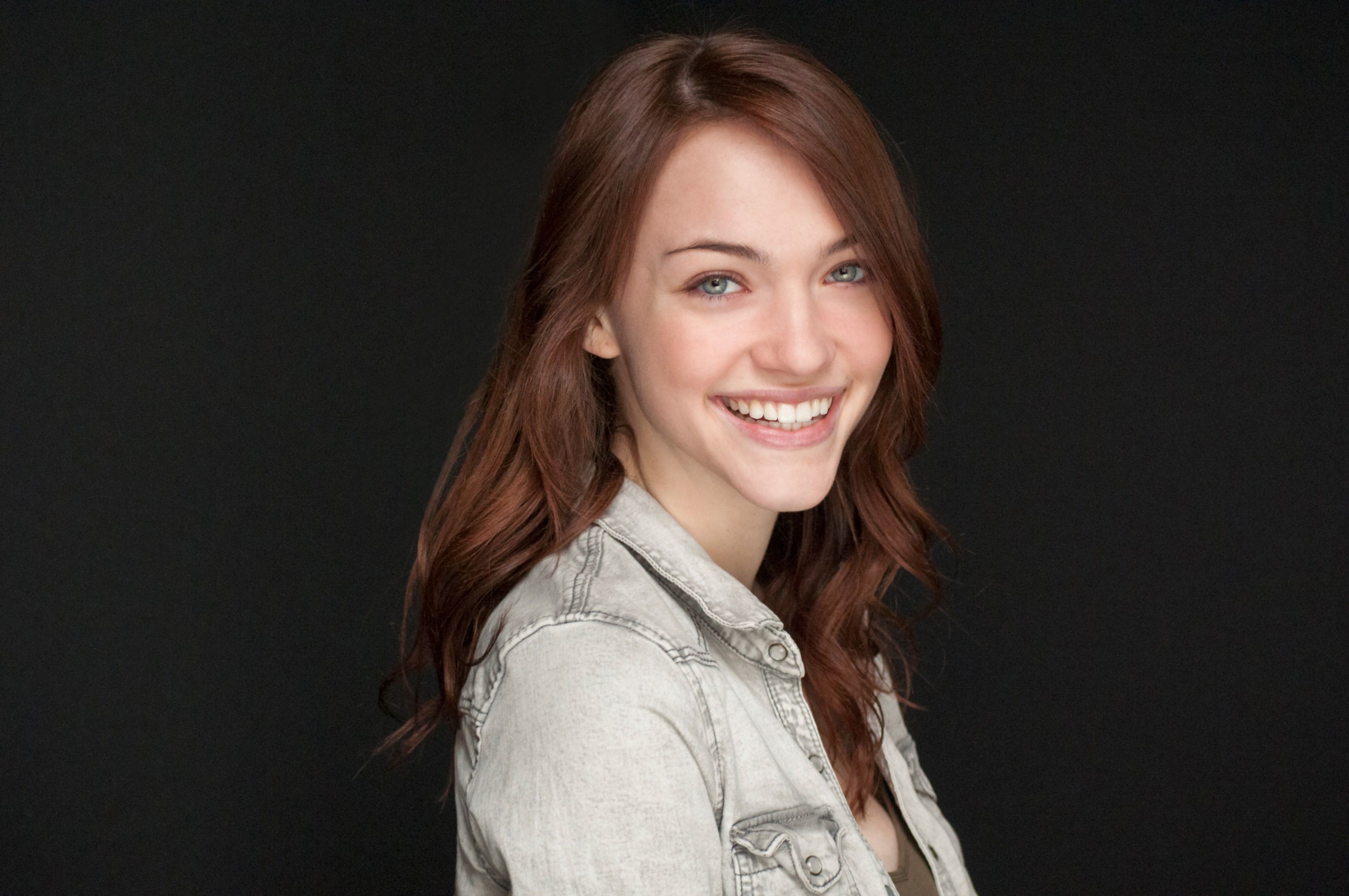 Violett Beane Summer TCA Portrait Wallpapers