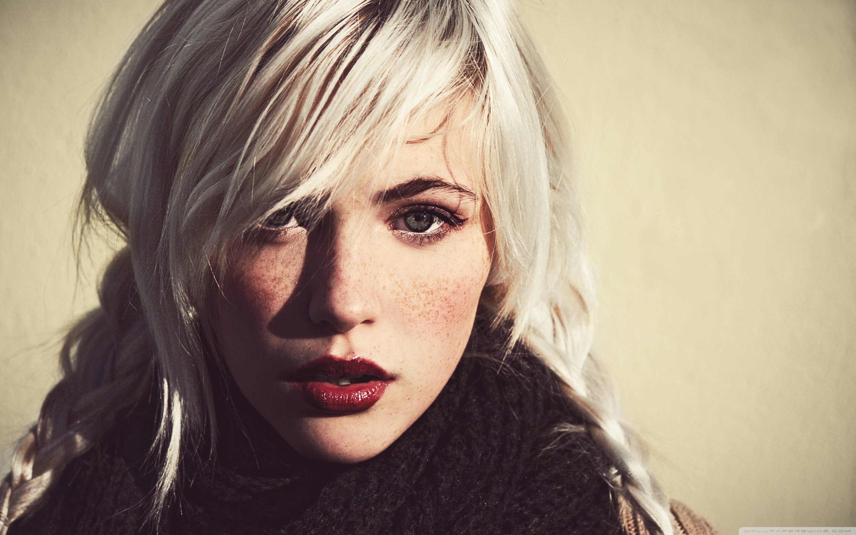 White Hair Girl Wallpapers