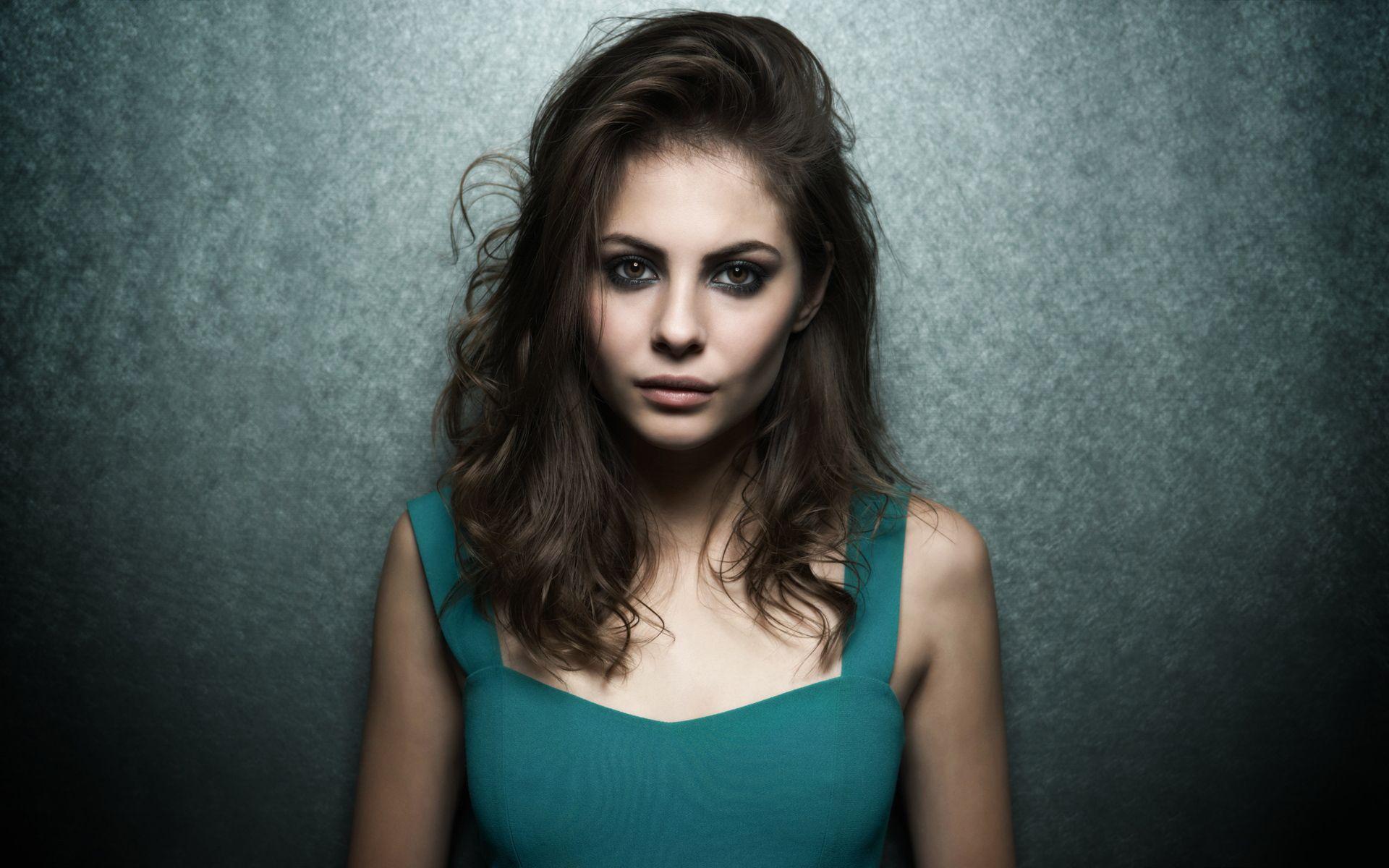 Willa Holland Wallpapers