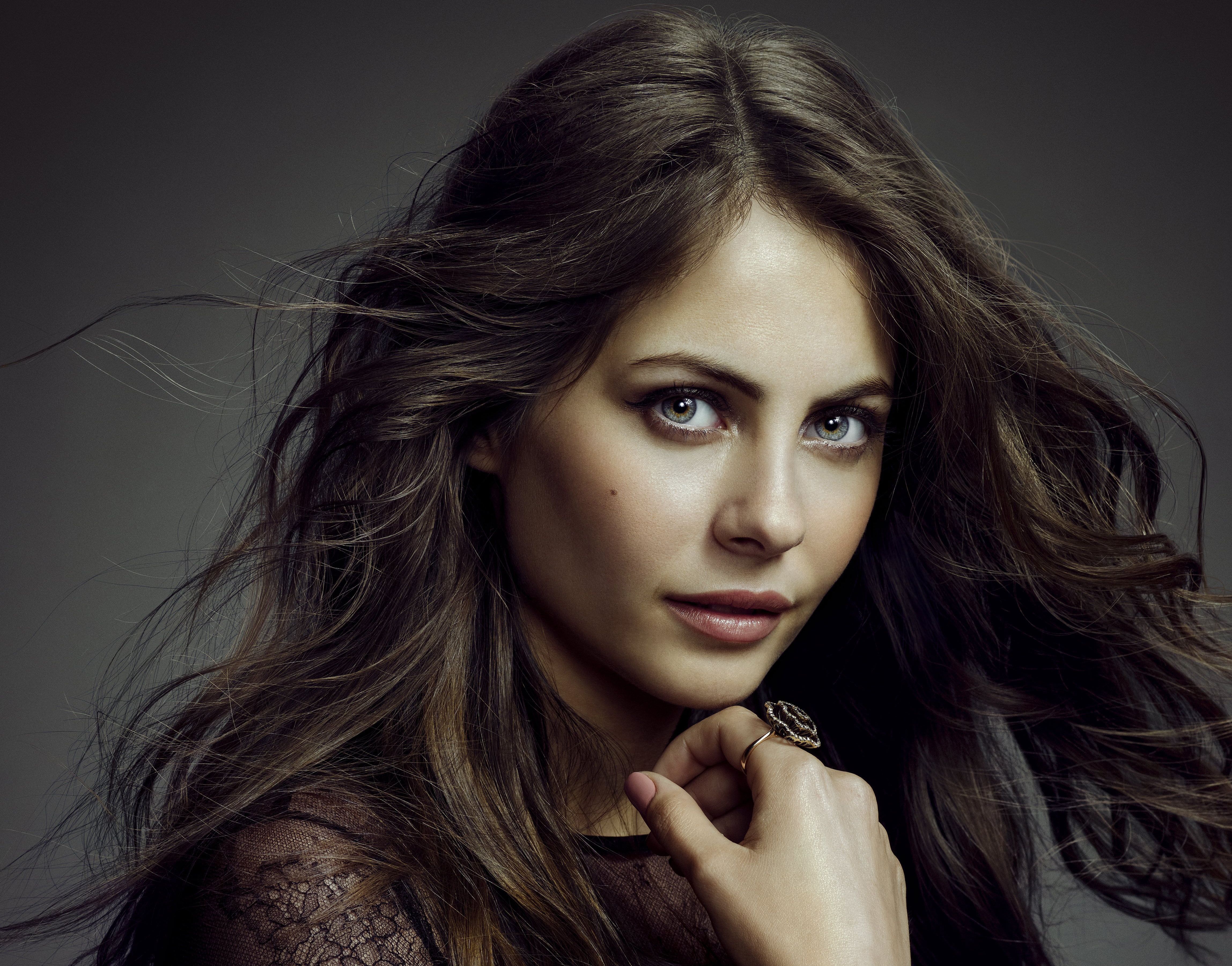 Willa Holland in Black Wallpapers
