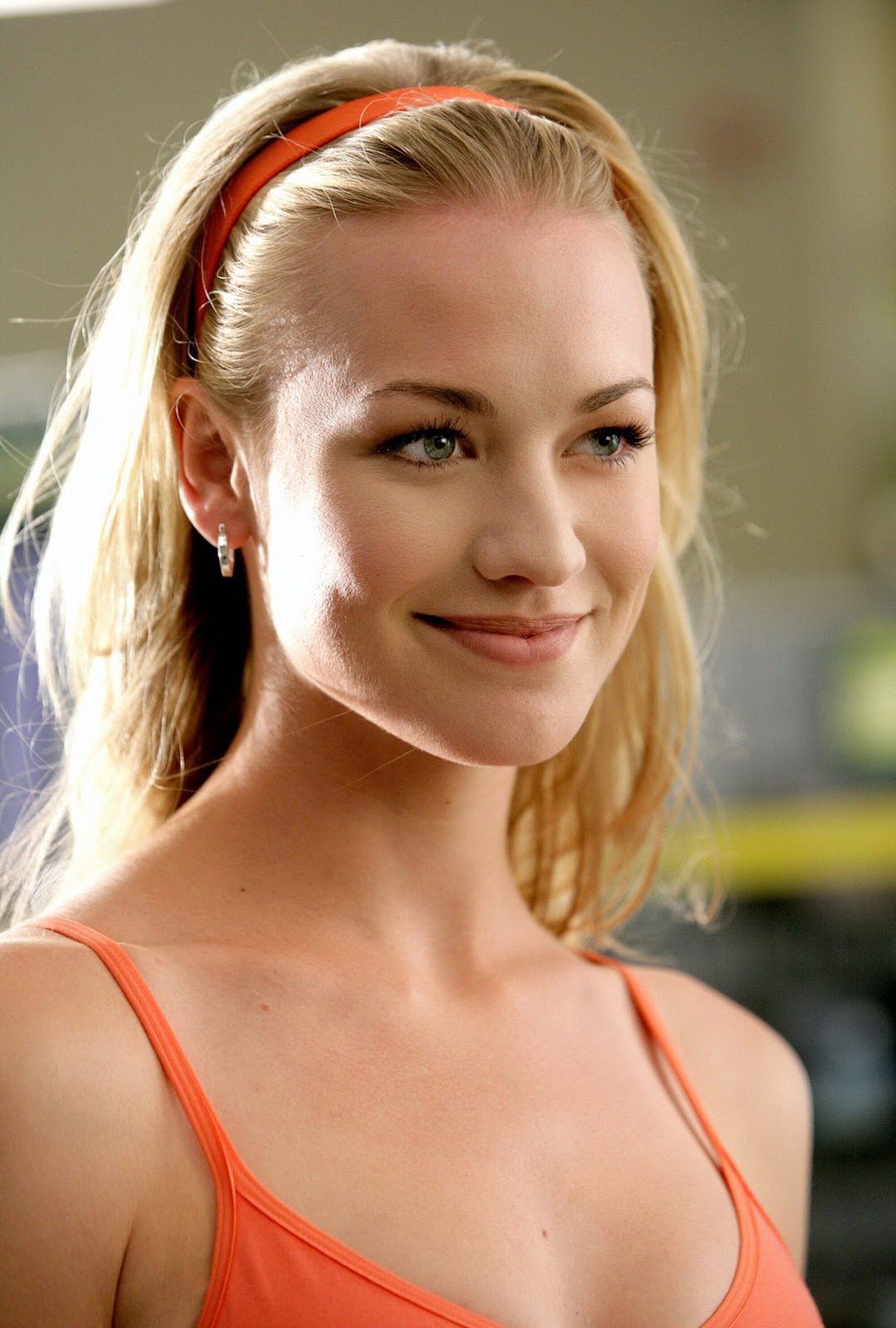 Yvonne Strahovski Hot Australian Wallpapers