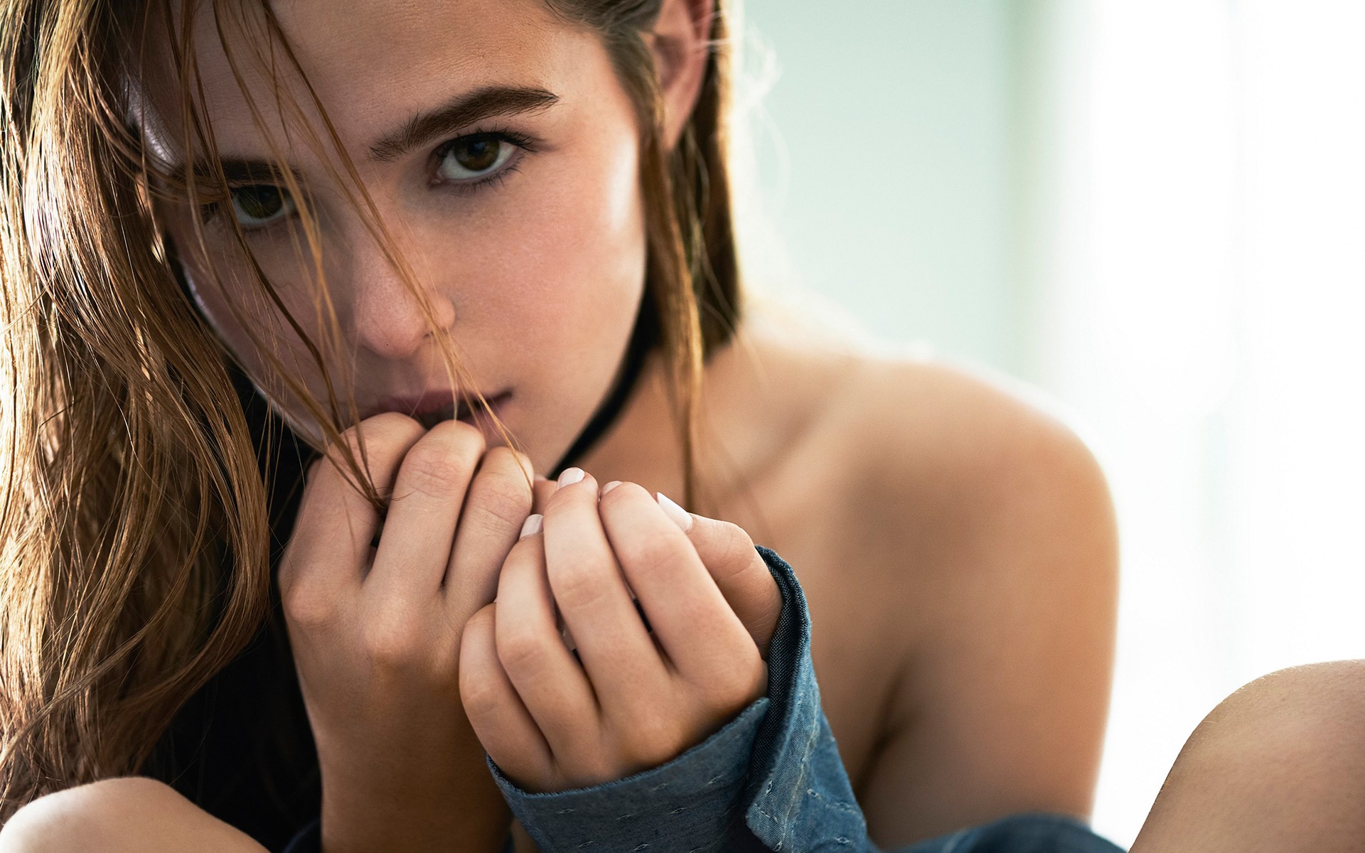 Zoey Deutch Wallpapers