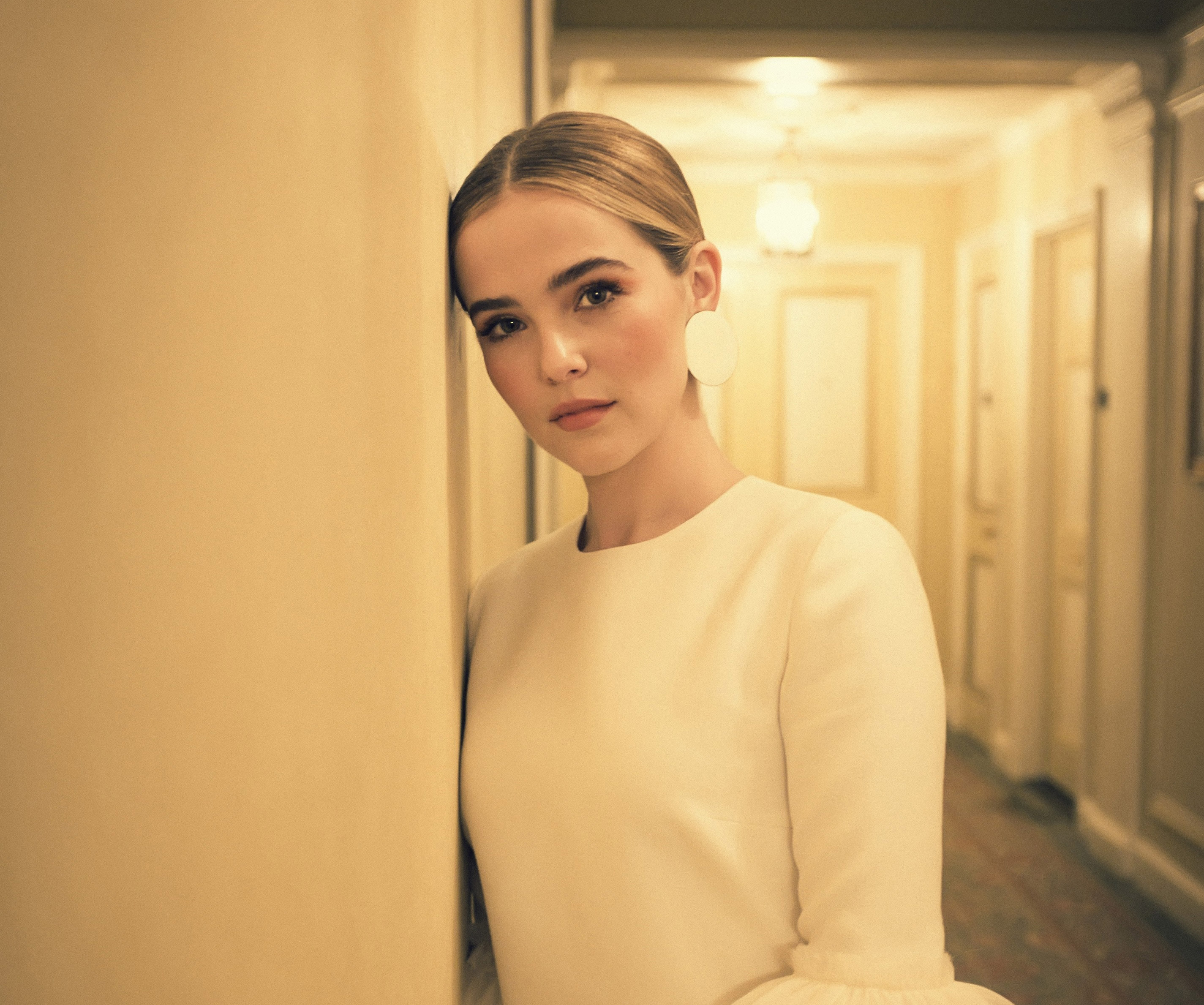 Zoey Deutch 2017 Wallpapers