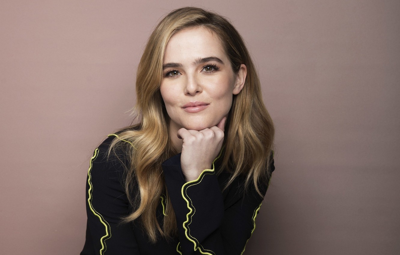 Zoey Deutch 2017 Wallpapers