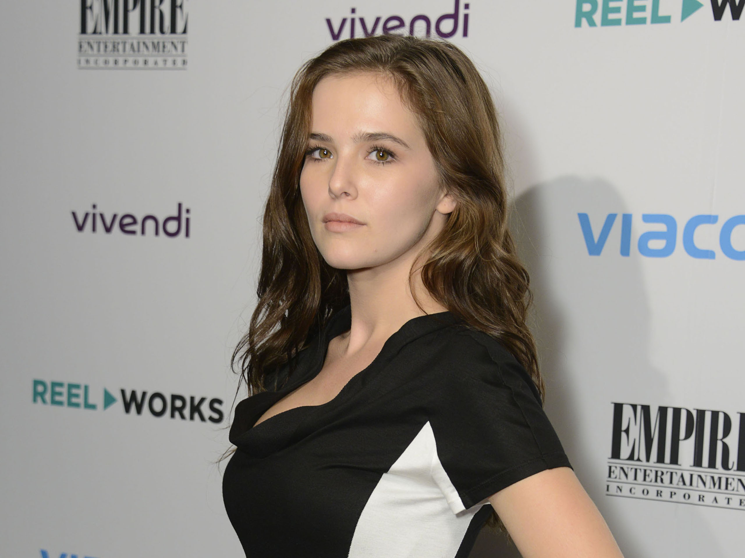 Zoey Deutch 2017 Wallpapers