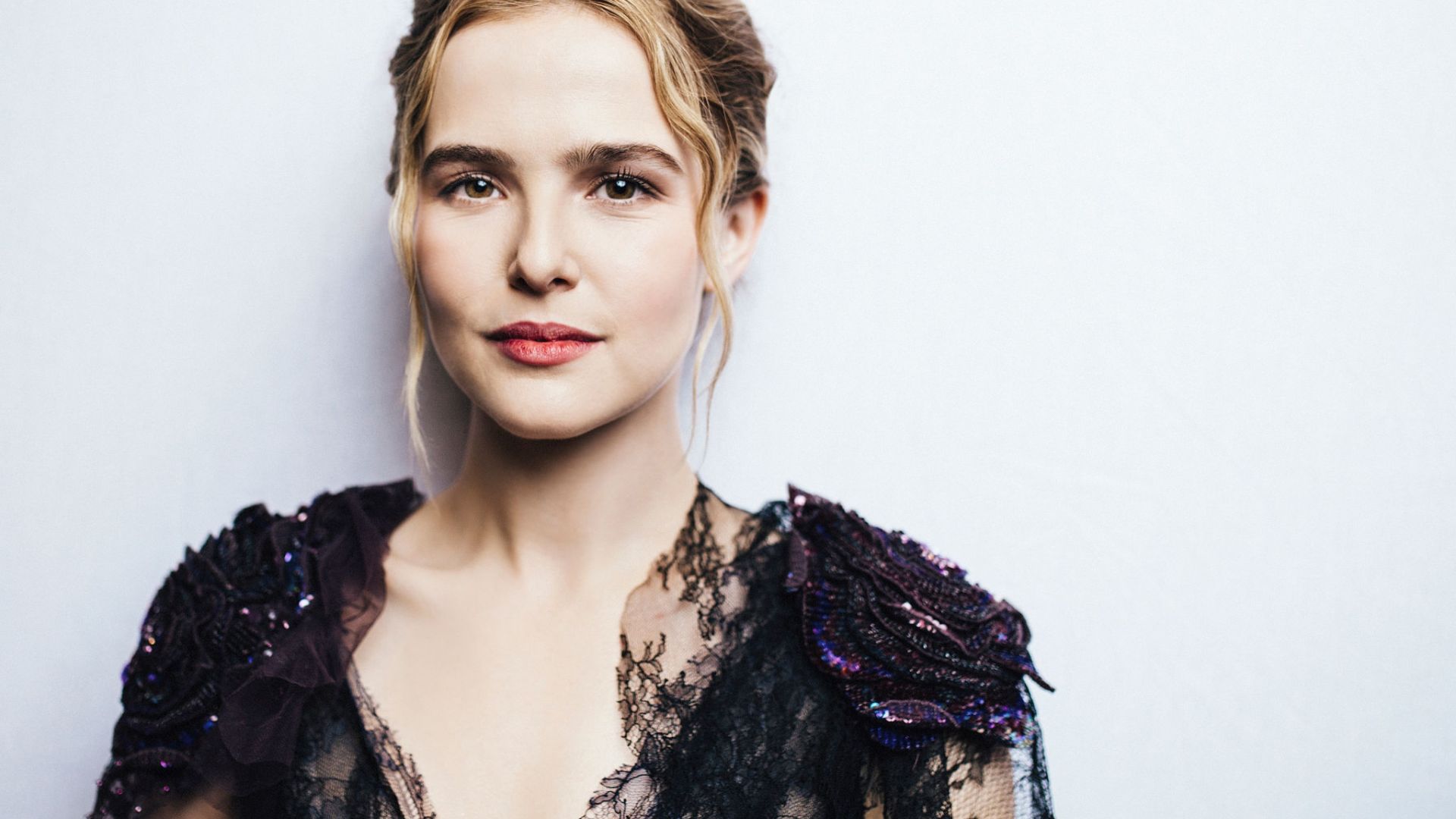 Zoey Deutch 2017 Wallpapers