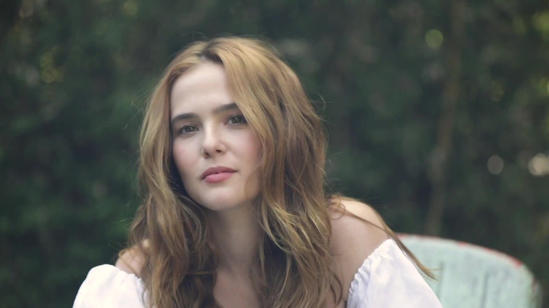 Zoey Deutch 2018 Wallpapers