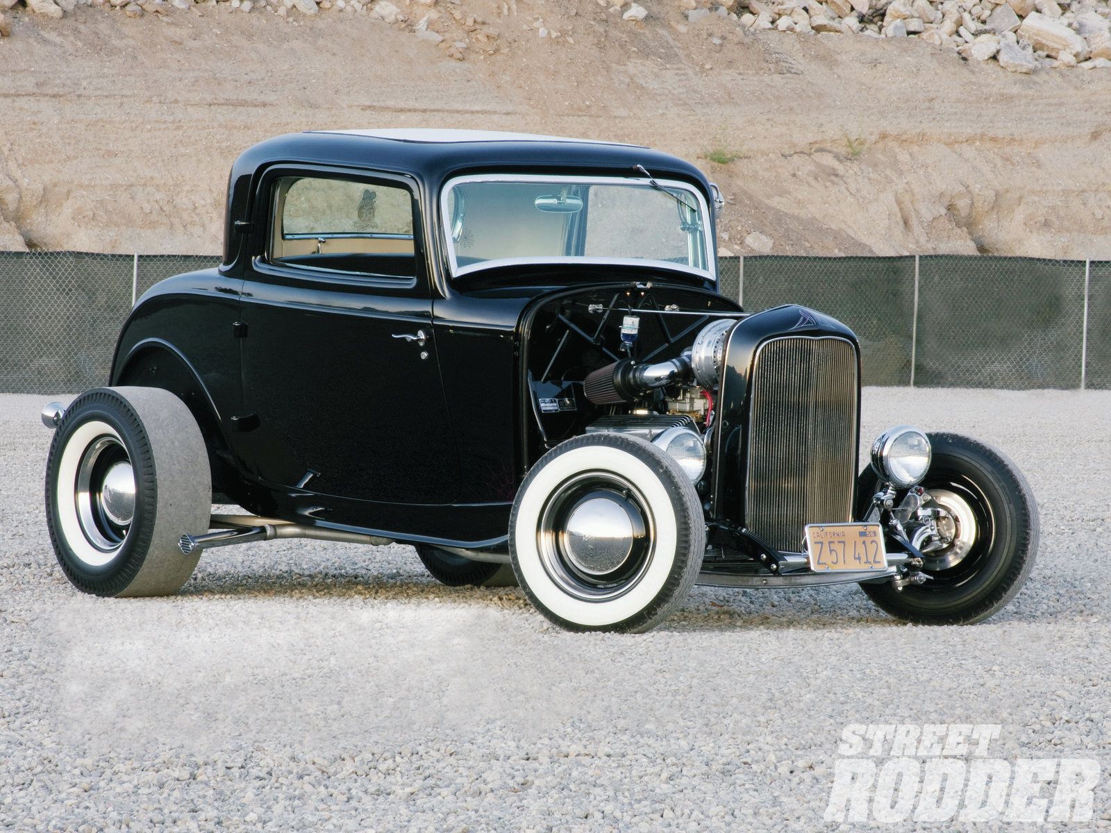 1932 Ford Five Window Coupe Wallpapers