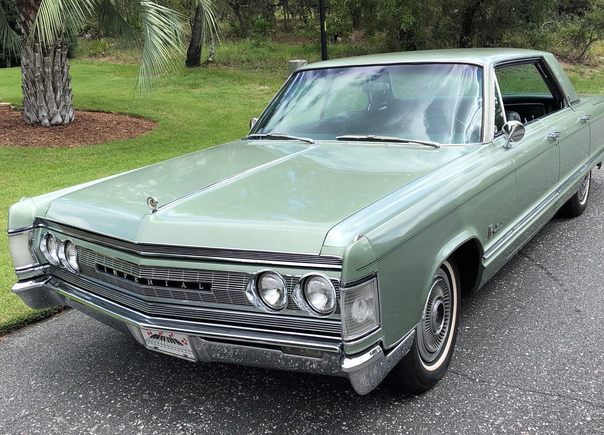 1967 Chrysler Imperial Crown Coupe Wallpapers