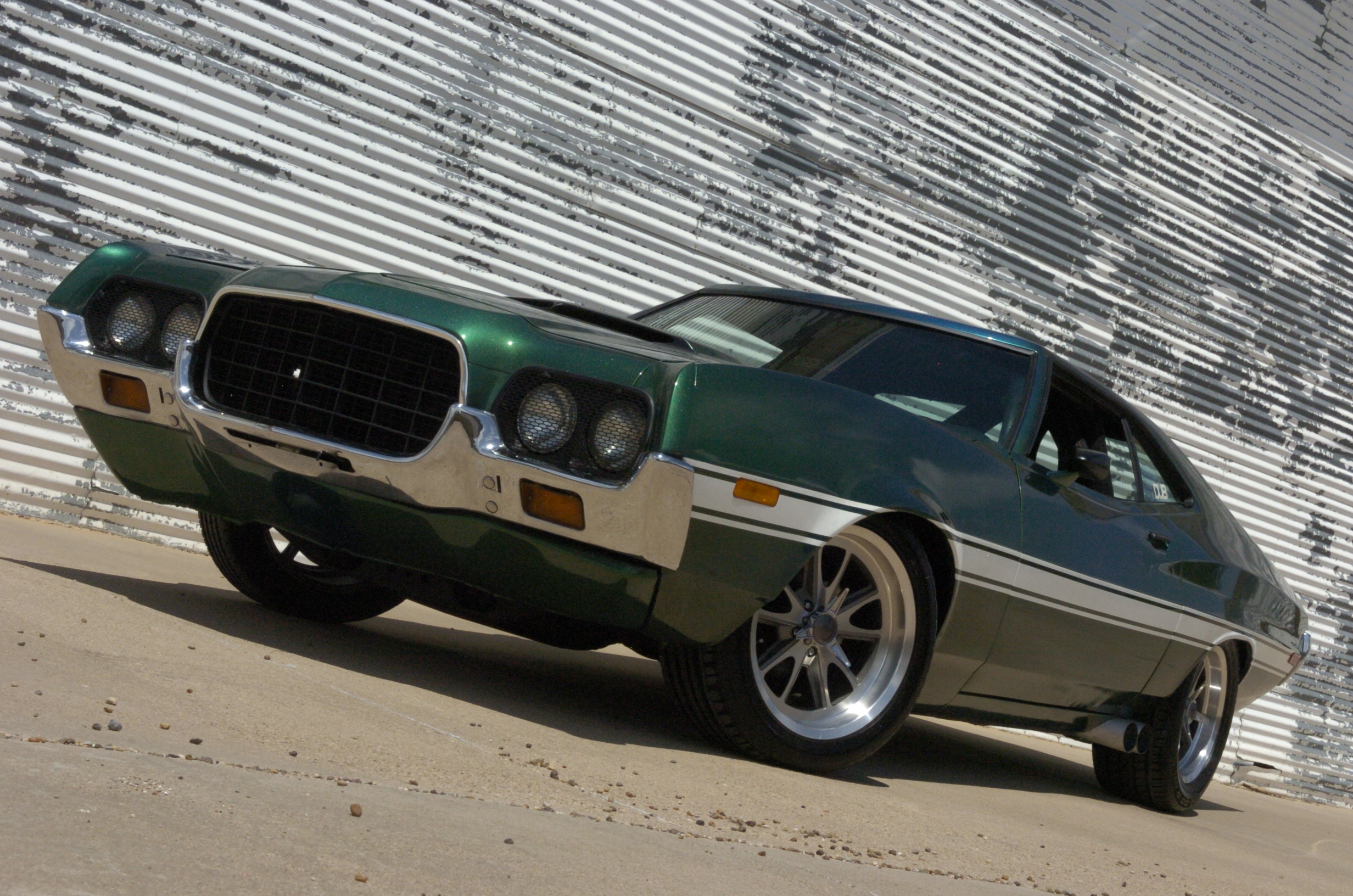 1972 Ford Gran Torino Wallpapers