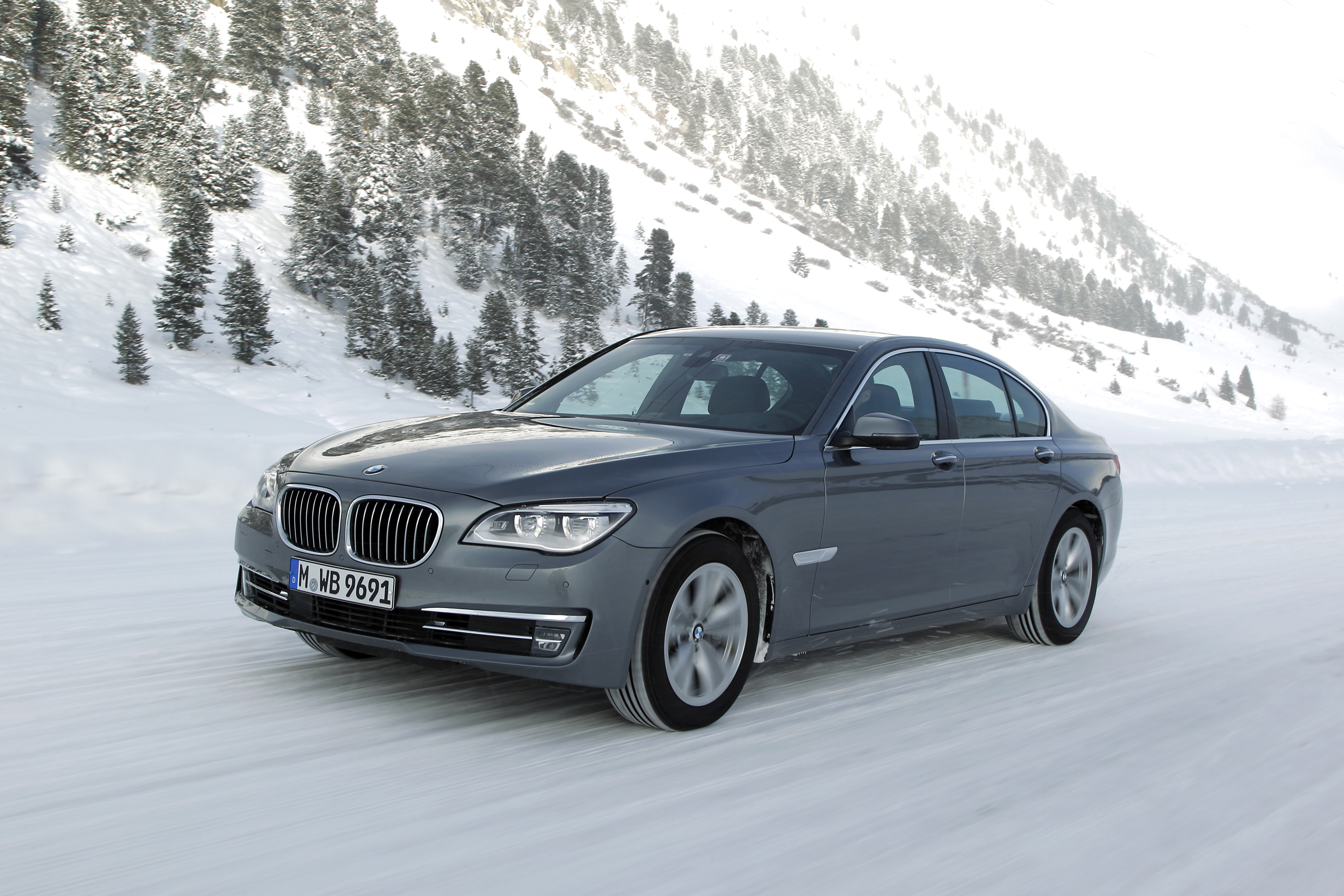 2013 Bmw 7-Series Wallpapers