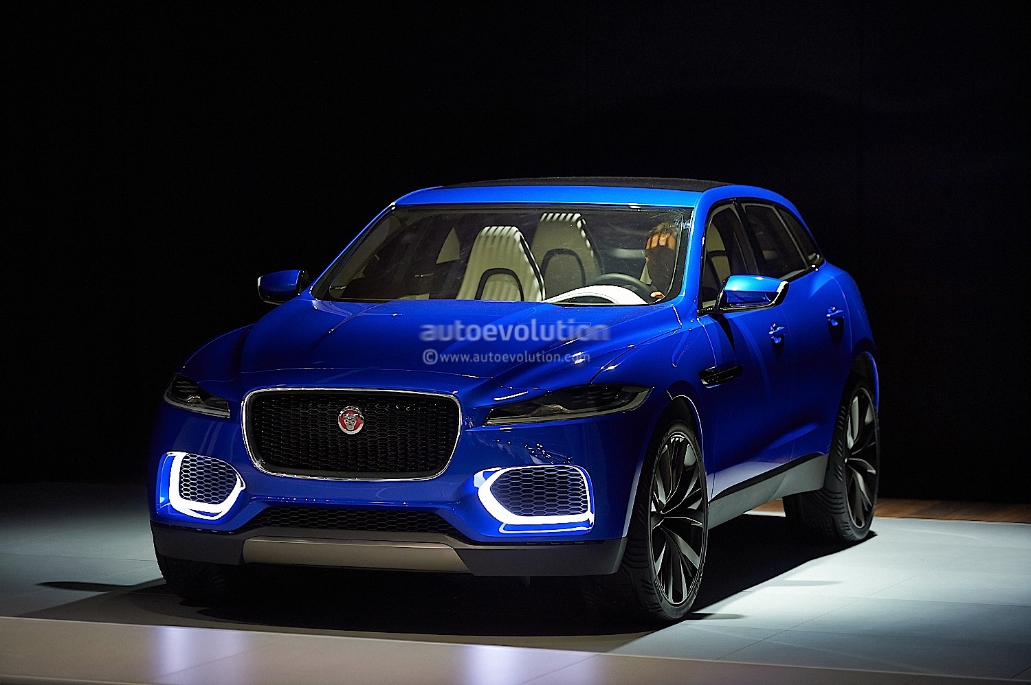 2013 Jaguar C-X17 Concept Wallpapers