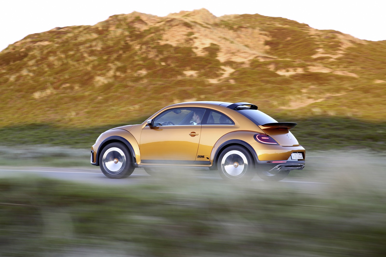 2014 Volkswagen Beetle Dune Concept Wallpapers