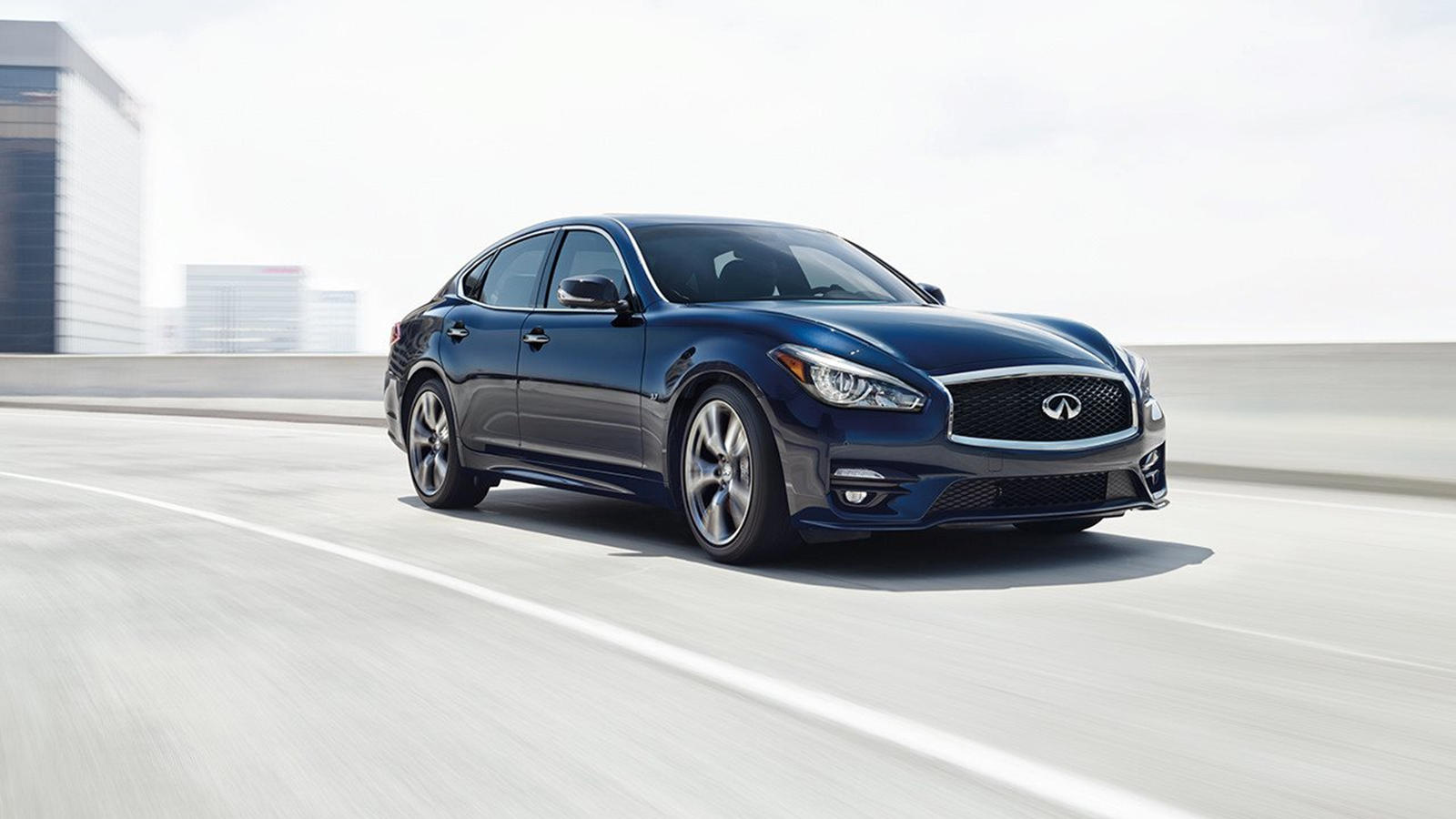 2015 Infiniti Q70 Wallpapers